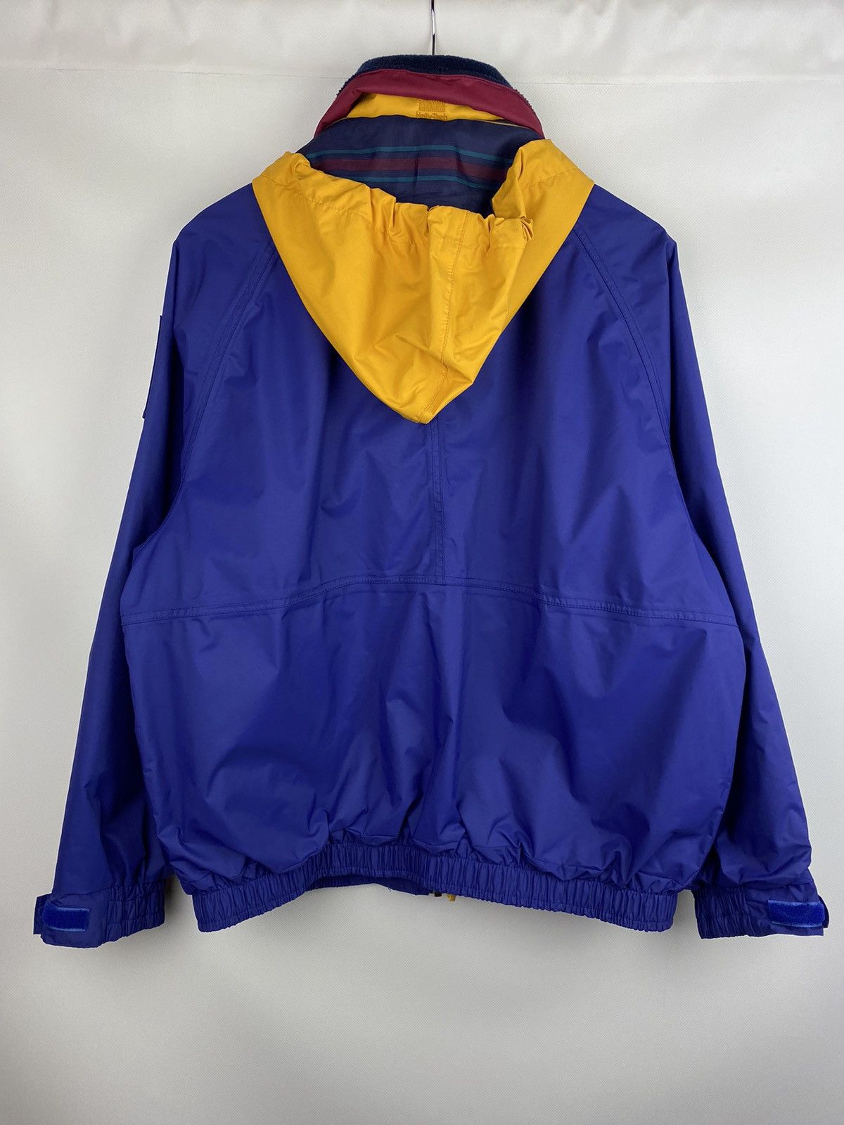 Helly Hansen Helly Hansen vintage men’s Jacket size M Size US M / EU 48-50 / 2 - 17 Thumbnail