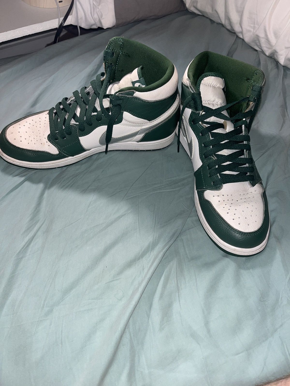 Nike Green and White Air Jordon 1s Hightop Size US 10.5 / EU 43-44 - 1 Thumbnail