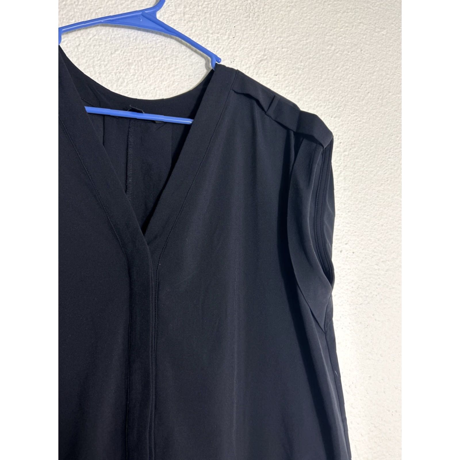 Athleta Athleta Romper Women's 12 Black Cap Sleeve Short Sleeve 3.5" Inseam Semi-Fitted One-Piece Size 34" / US 12 / IT 48 - 3 Thumbnail