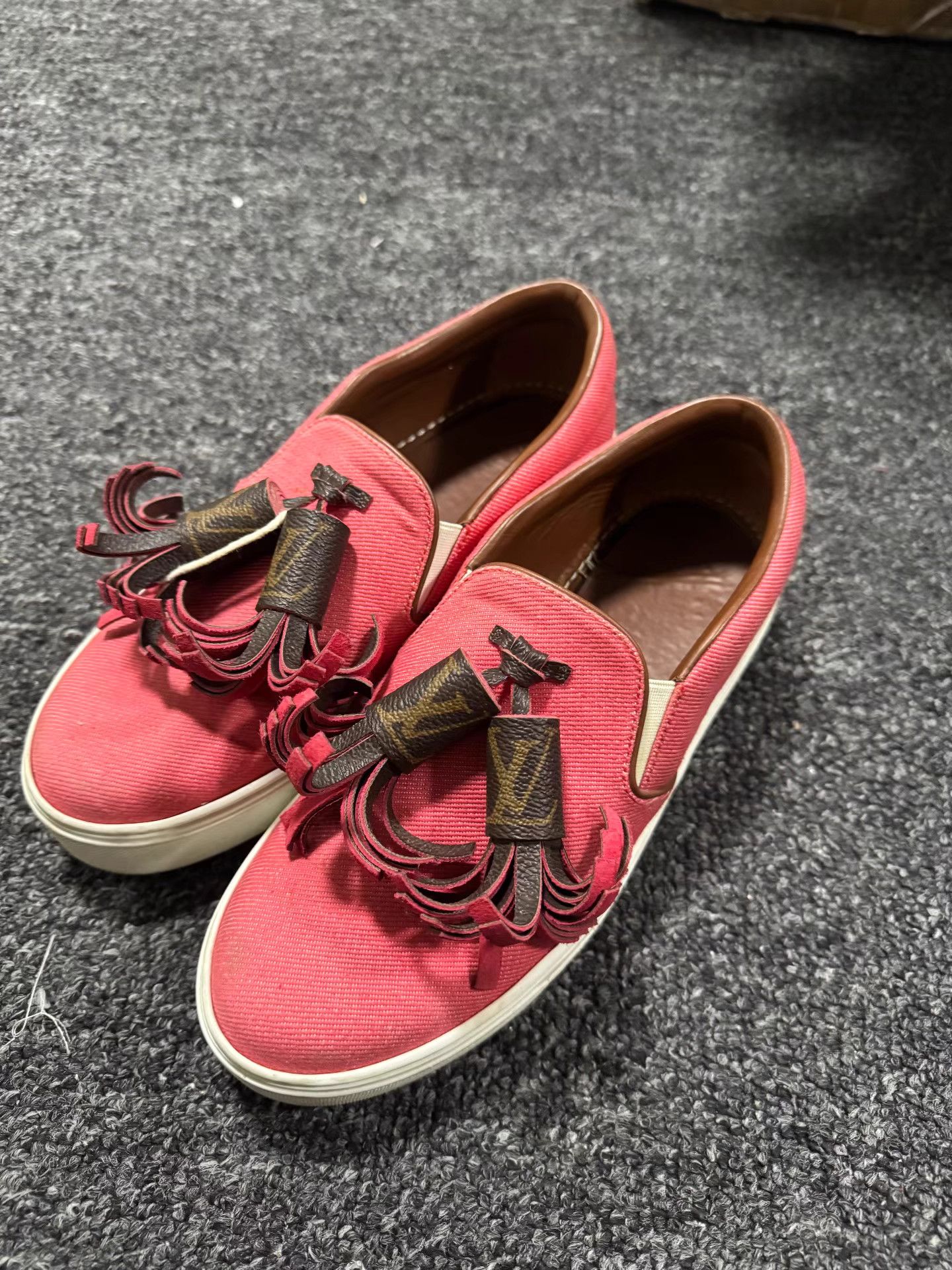 Louis Vuitton Louis Vuitton Tassel Slip-On Sneakers K13 Size US 6 / IT 36 - 1 Thumbnail
