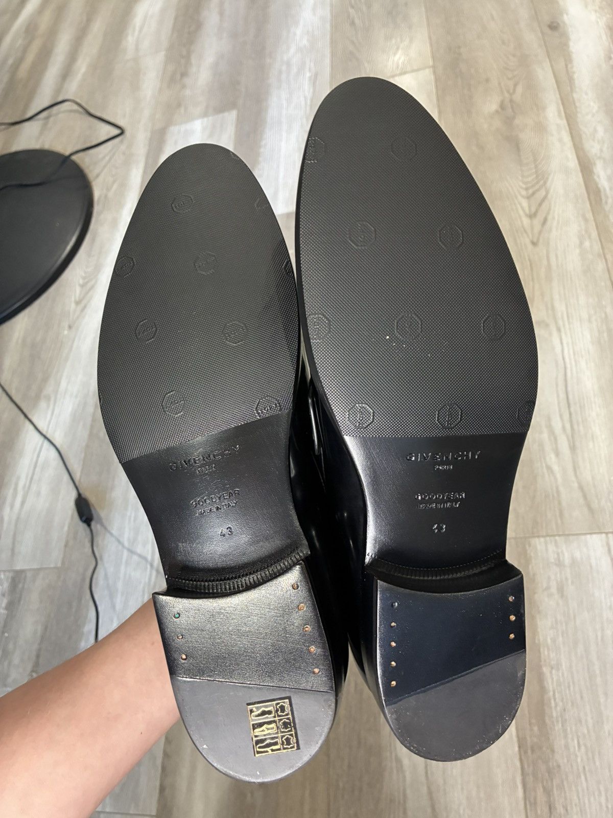 Givenchy Givenchy Black Shiny Leather Loafers Size US 9.5 / EU 42-43 - 7 Thumbnail