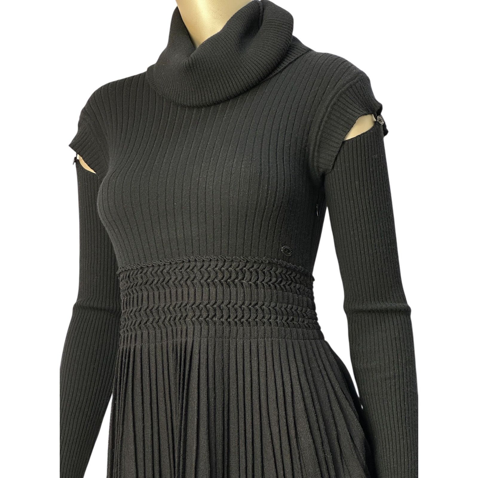 Chanel Chanel Shoulder Cut-Outs Dress Sz.40 Size M / US 6-8 / IT 42-44 - 4 Thumbnail