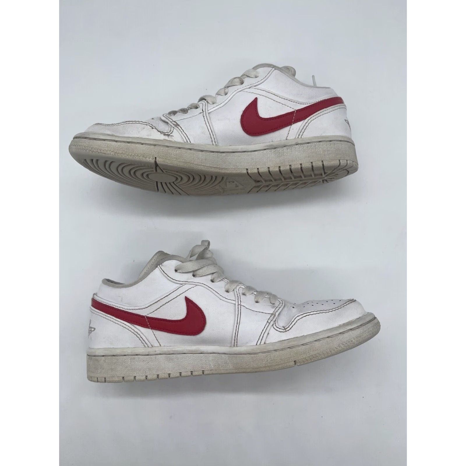 Jordan Brand Nike Air Jordan 1 Low University Red Sneakers Womens Size 8 Low Top Retro 90s Size M / US 6-8 / IT 42-44 - 4 Thumbnail