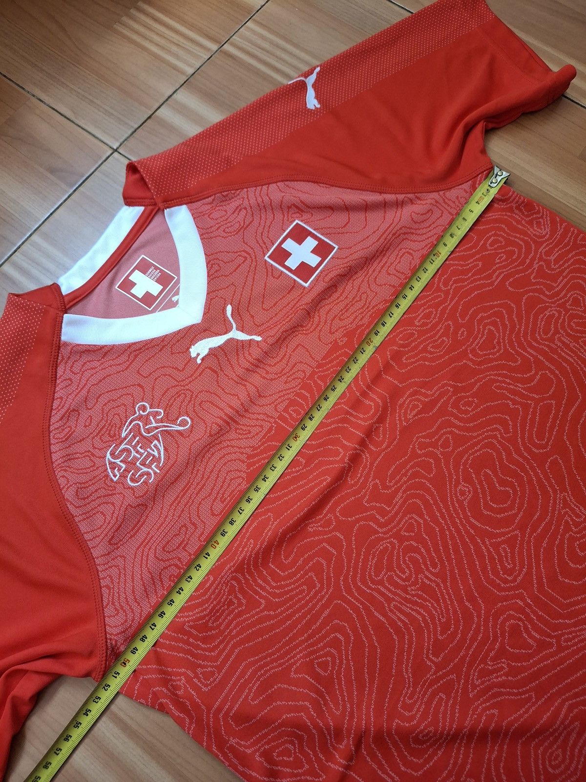 Puma SWITZERLAND PUMA WORLD CUP 2018 FOOTBALL HOME JERSEY SIZE M Size US M / EU 48-50 / 2 - 18 Thumbnail