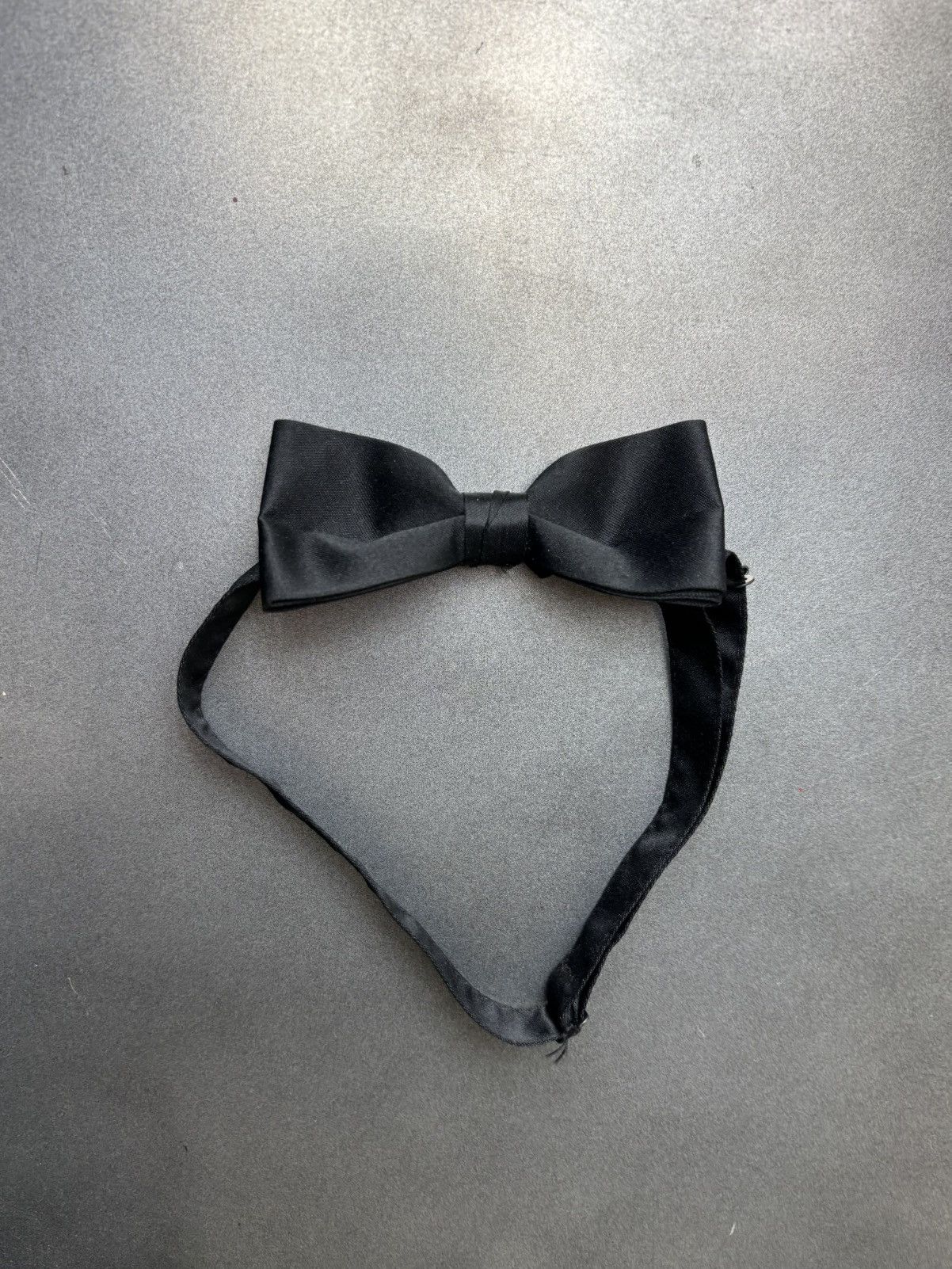 Vintage 1980s Pre-Tied Bow Tie Vintage Bowtie Neck Tie Made in USA Size ONE SIZE - 5 Thumbnail