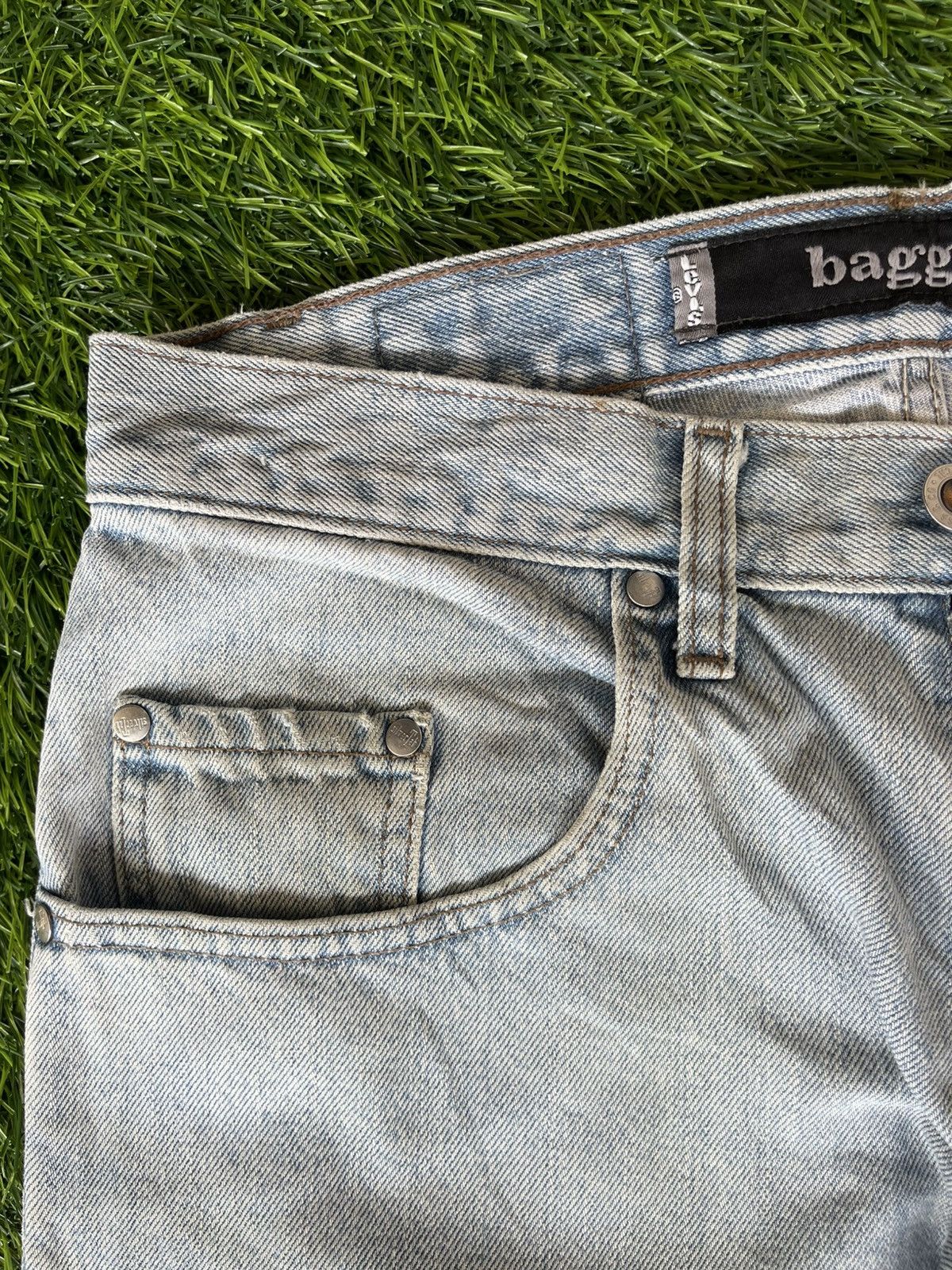Levi's Vintage’90s🔥LEVI’S SILVERTAB🔥WASHED Denim BAGGY JEANS Size US 31 - 11 Thumbnail
