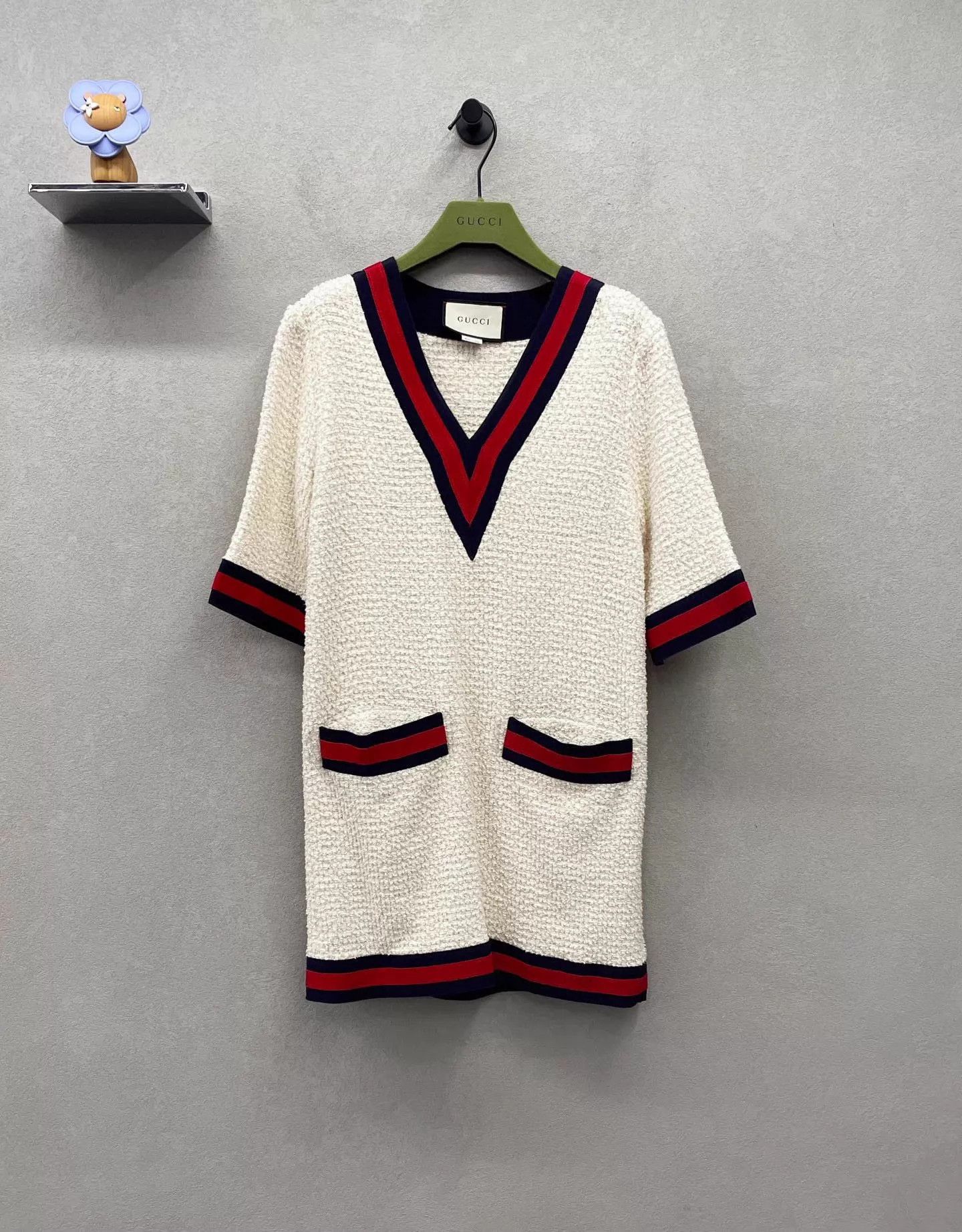 Gucci GUCCI V-neck beige half-sleeve dress Size XS / US 0-2 / IT 36-38 - 1 Thumbnail