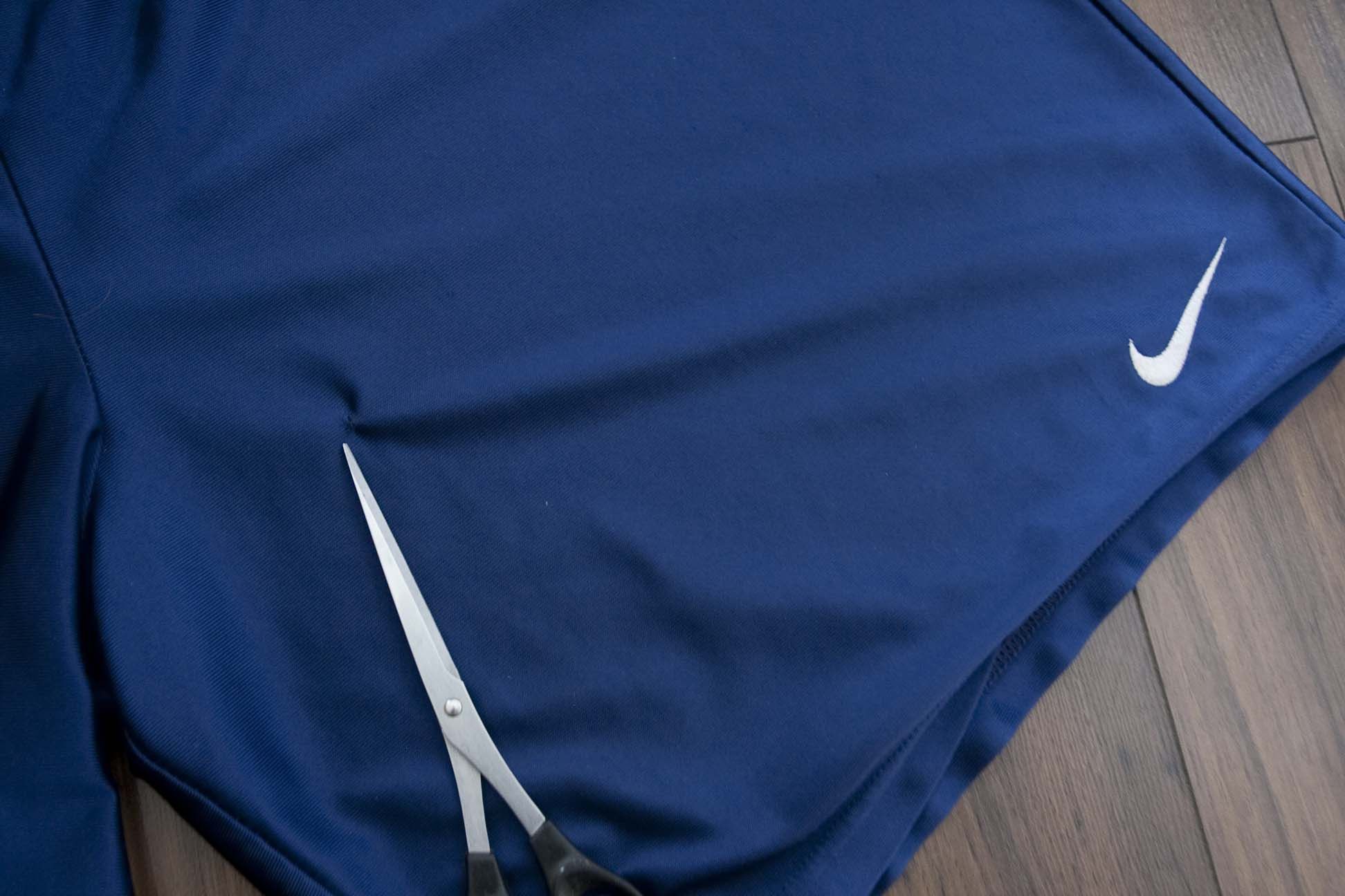 Nike × Vintage Nike Shorts 90s Vintage Size XL /37 Shiny Dark Blue Size US 37 - 2 Thumbnail