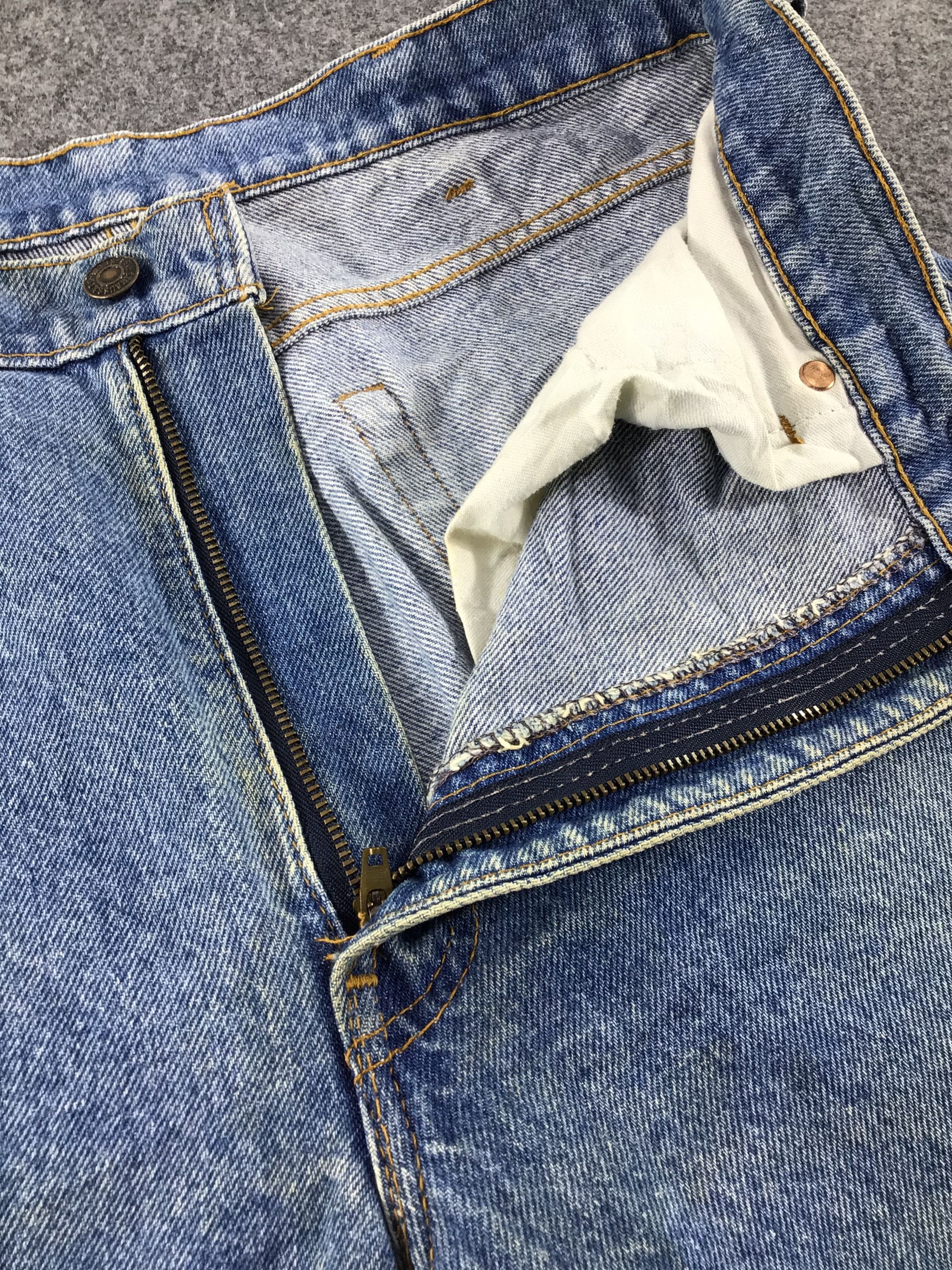 Levi's Vintage 90s Levis 510 Jeans Medium Wash Denim KJ018 Size US 32 / EU 48 - 8 Thumbnail
