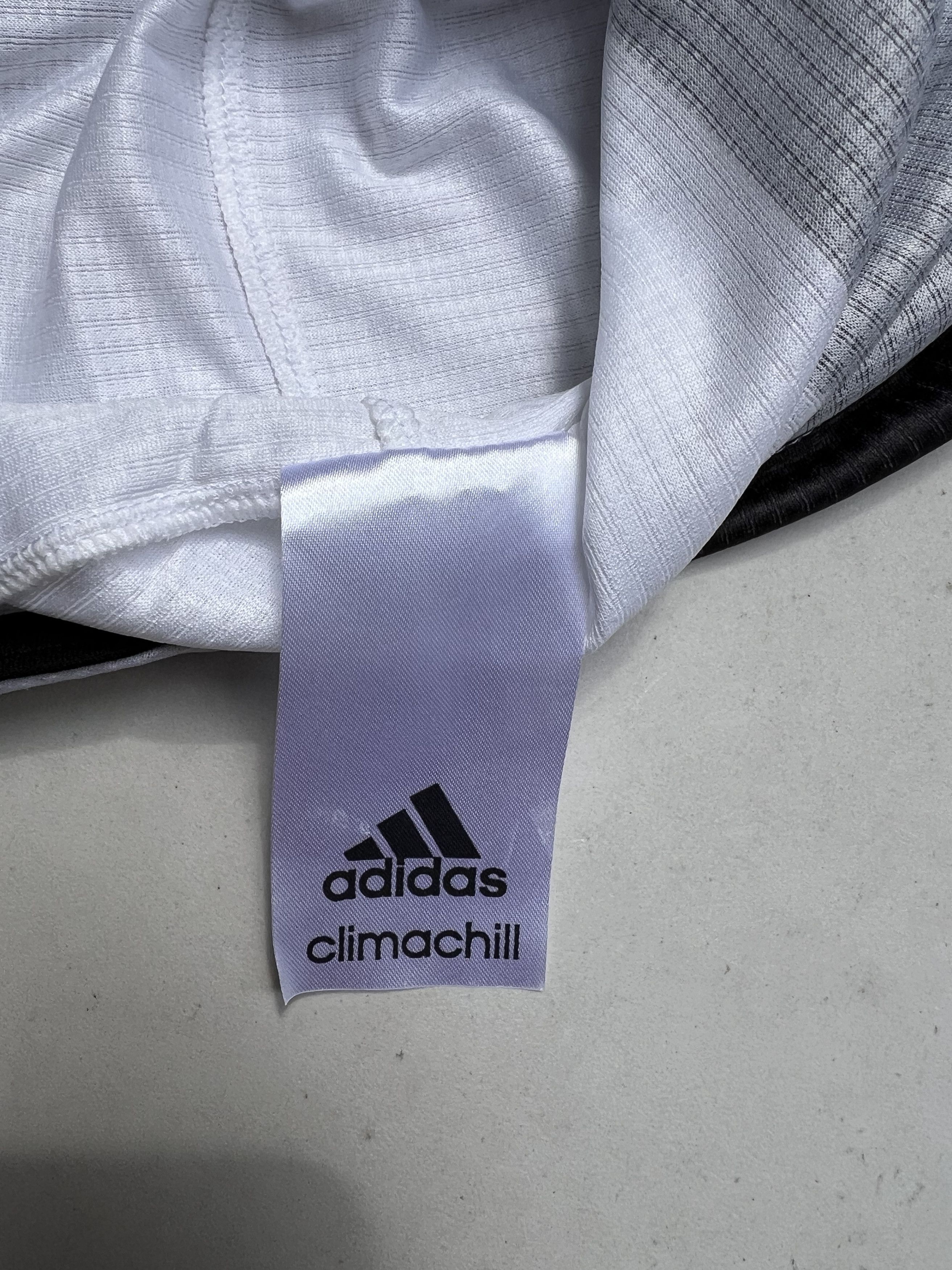 Adidas Cristiano Ronaldo Juventus Home Soccer / Football Jersey Size US M / EU 48-50 / 2 - 5 Thumbnail