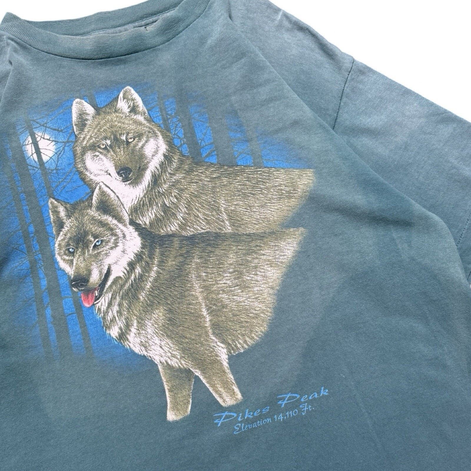 Vintage Vintage 90s Pikes Peak Faded Green Wolf Graphic T Shirt L Size US L / EU 52-54 / 3 - 2 Thumbnail