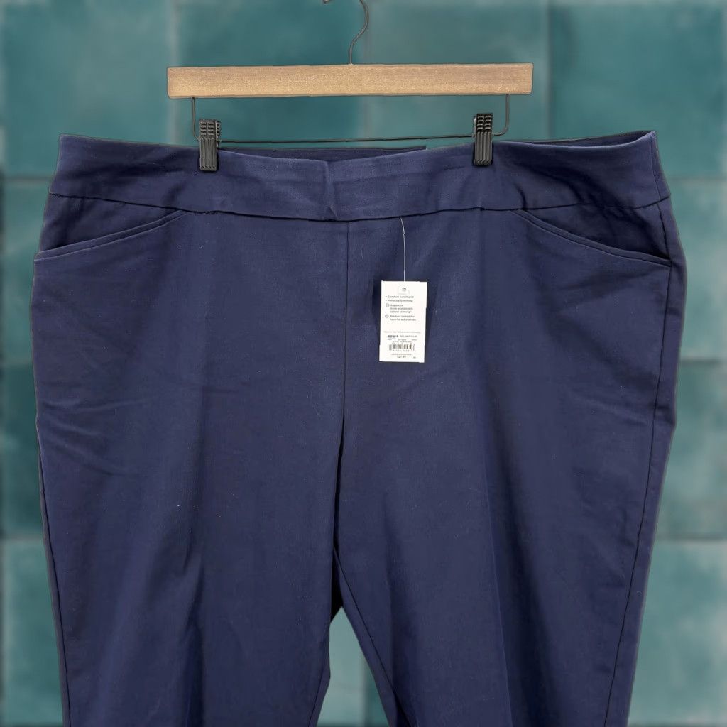 Croft & Barrow Croft & Barrow Pants Womens 24W Navy Effortless Stretch Capri Comfort Waist NWT Size 42" / US 20 - 1 Thumbnail