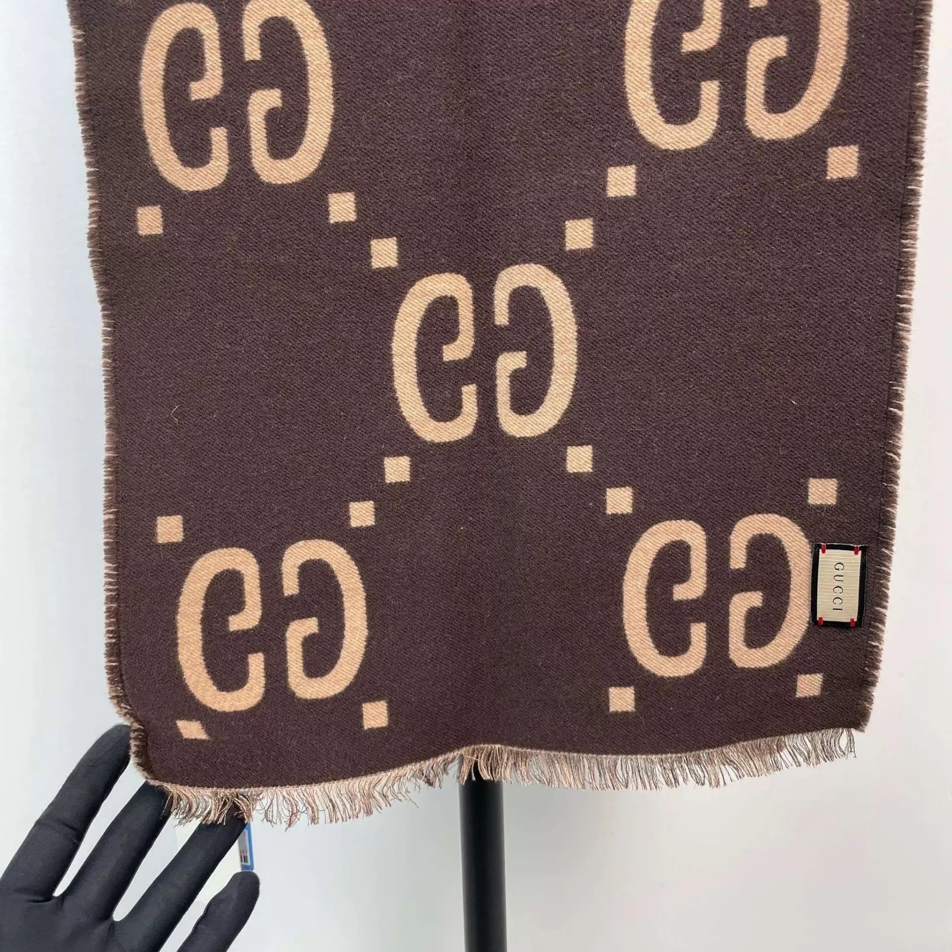 Gucci Gucci 98 New Double Face Wool Logo Print Deep Brown Scarf Size ONE SIZE - 3 Thumbnail