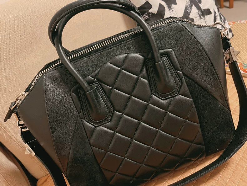 Givenchy Givenchy Ladies Bag! Suitable for Commuting! Comes with Du Size ONE SIZE - 2 Thumbnail