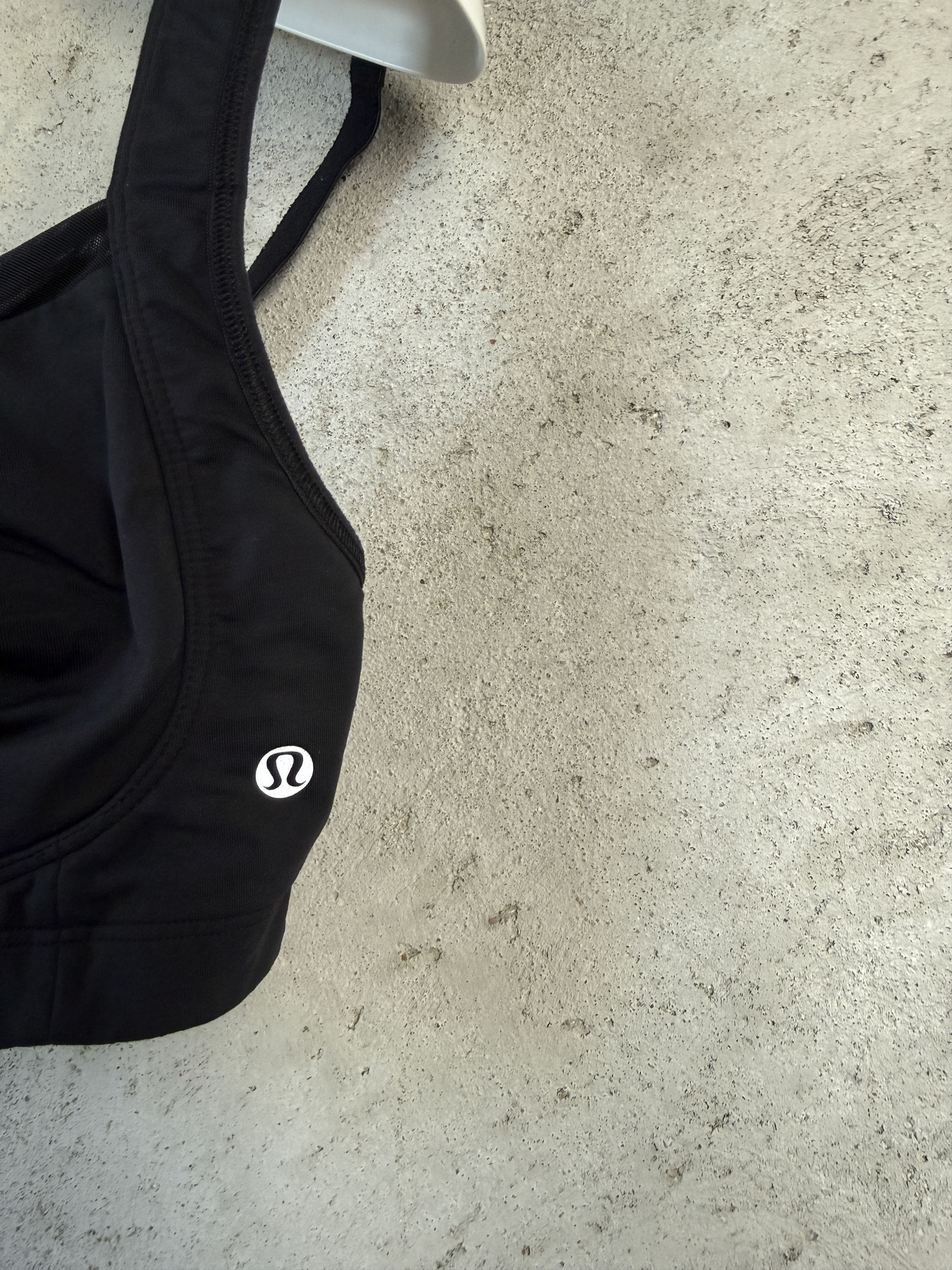 Lululemon Lululemon bra top sport gym pilates yoga Size L / US 10 / IT 46 - 3 Thumbnail