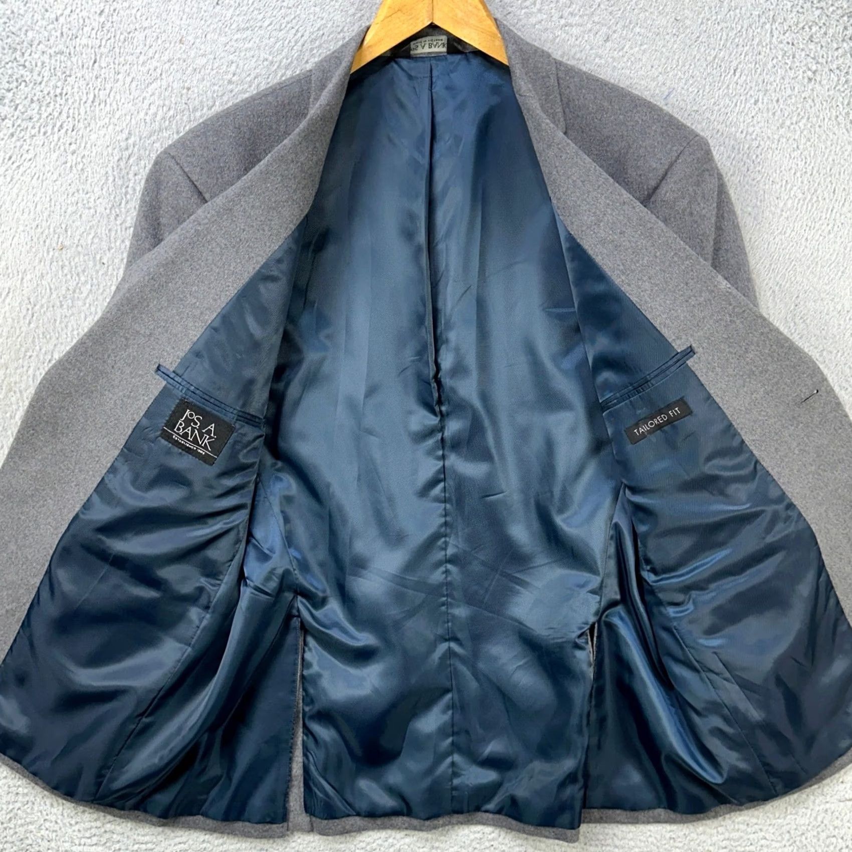 Jos. A. Bank Jos. A. Bank Wool Silk Blend Blazer Sport Coat Mens 43R Gray Tailored Fit Size 46R - 3 Thumbnail