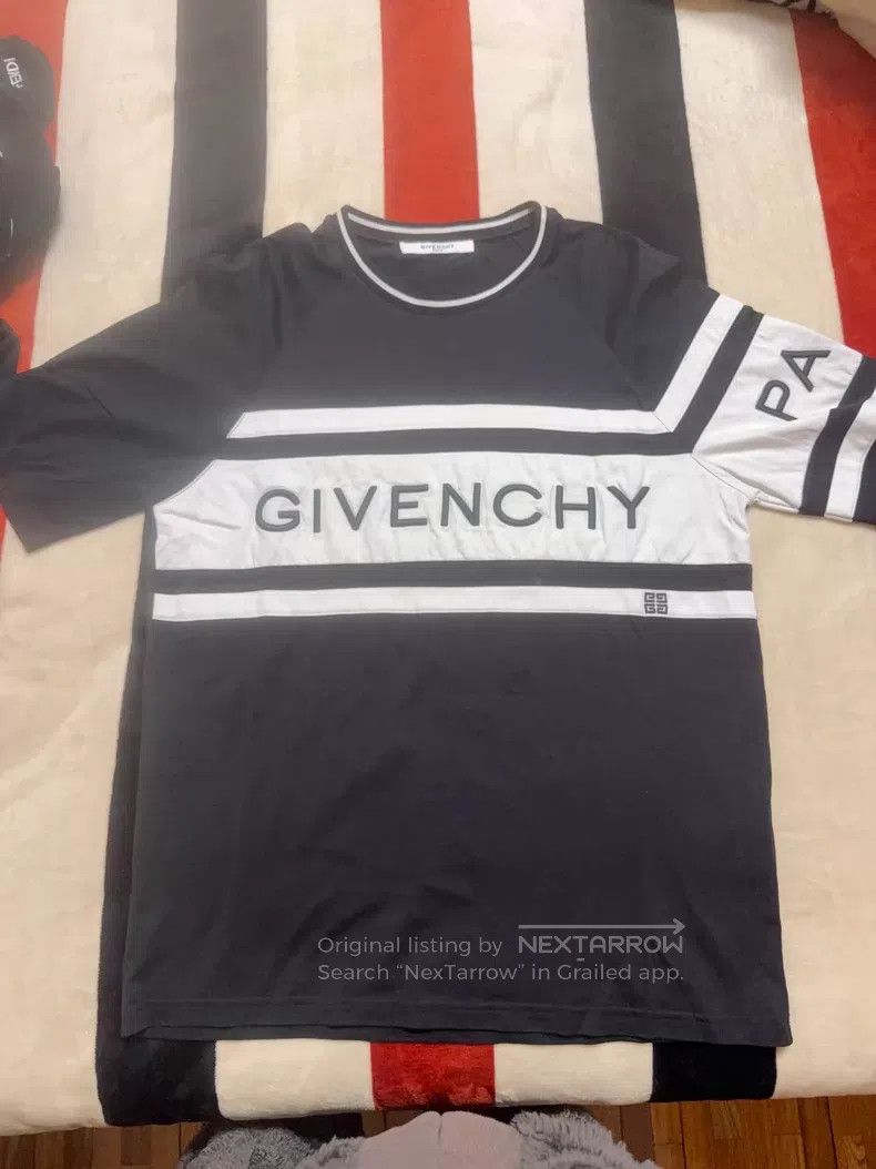 Givenchy Givenchy Black and White Striped Letter Logo Short Sleeve Size US XL / EU 56 / 4 - 1 Thumbnail