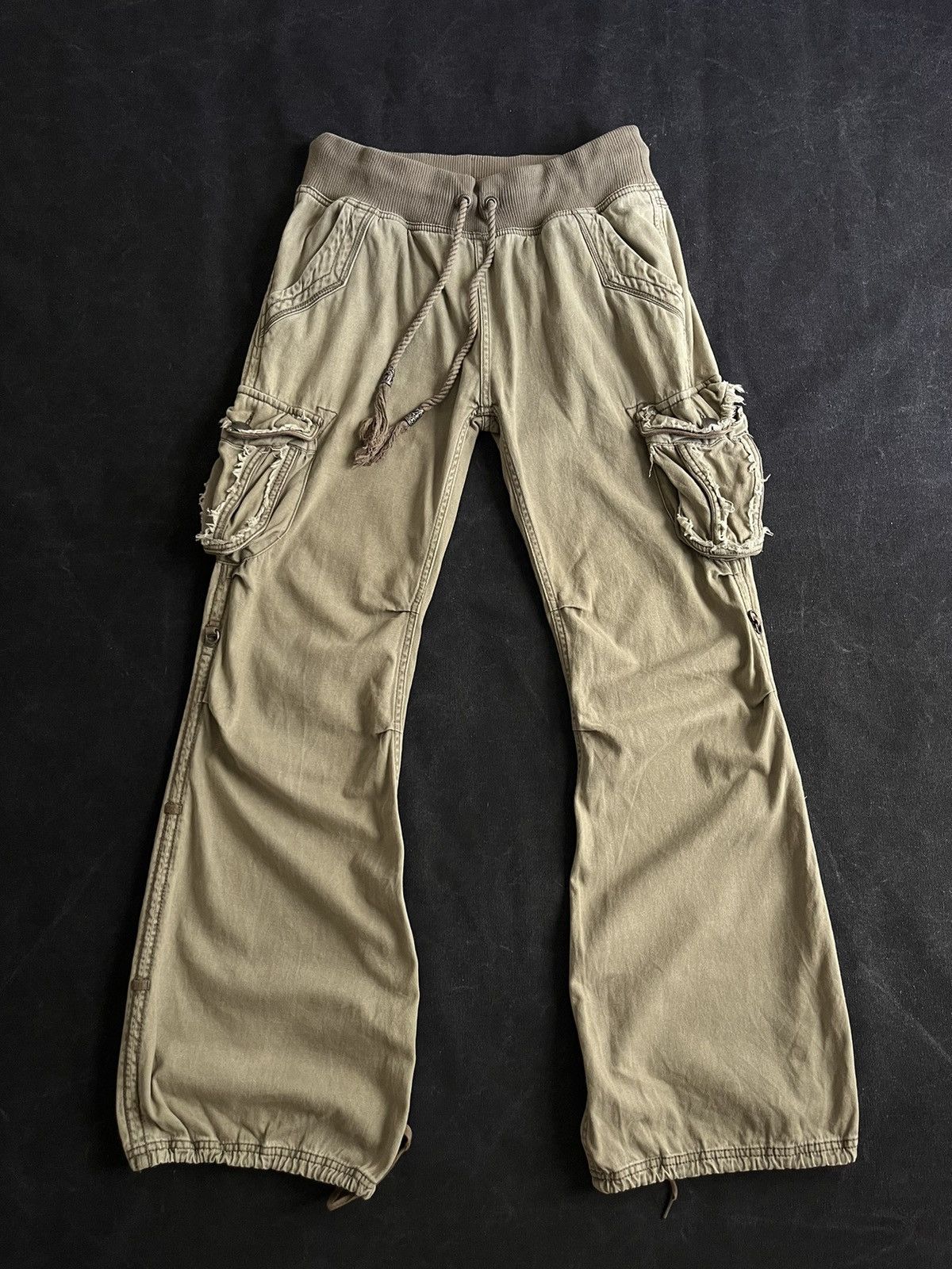 Japanese Brand G.O.A Japan vintage 3D pocket cargo pants Size US 32 / EU 48 - 2 Thumbnail