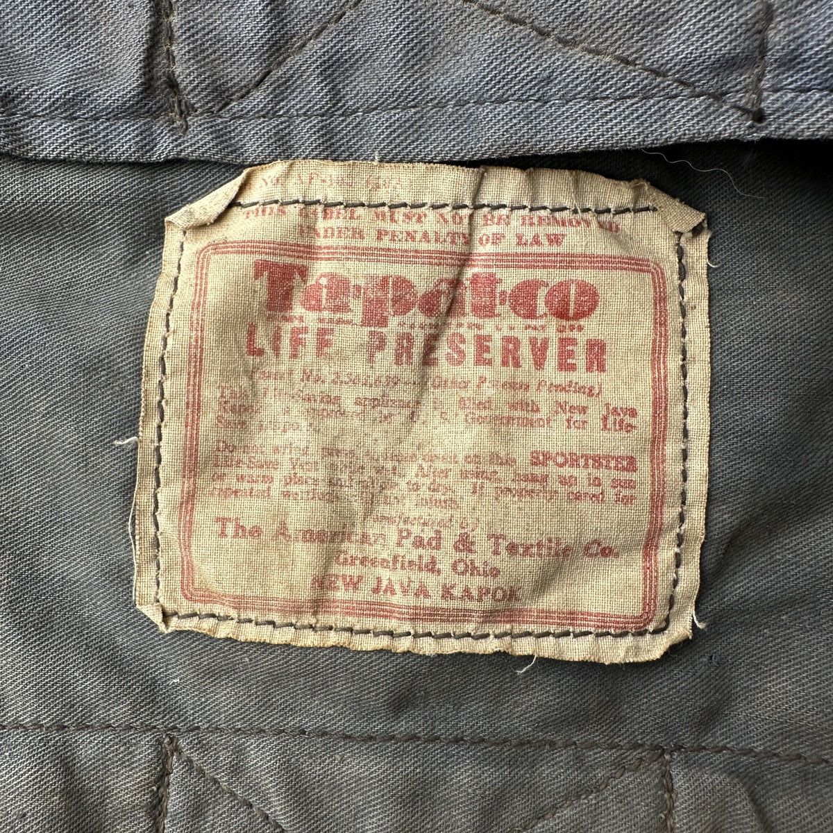 Vintage 1940s WWII Kapok Life Preserver Puffer Vest Americana Japan Size US M / EU 48-50 / 2 - 9 Thumbnail