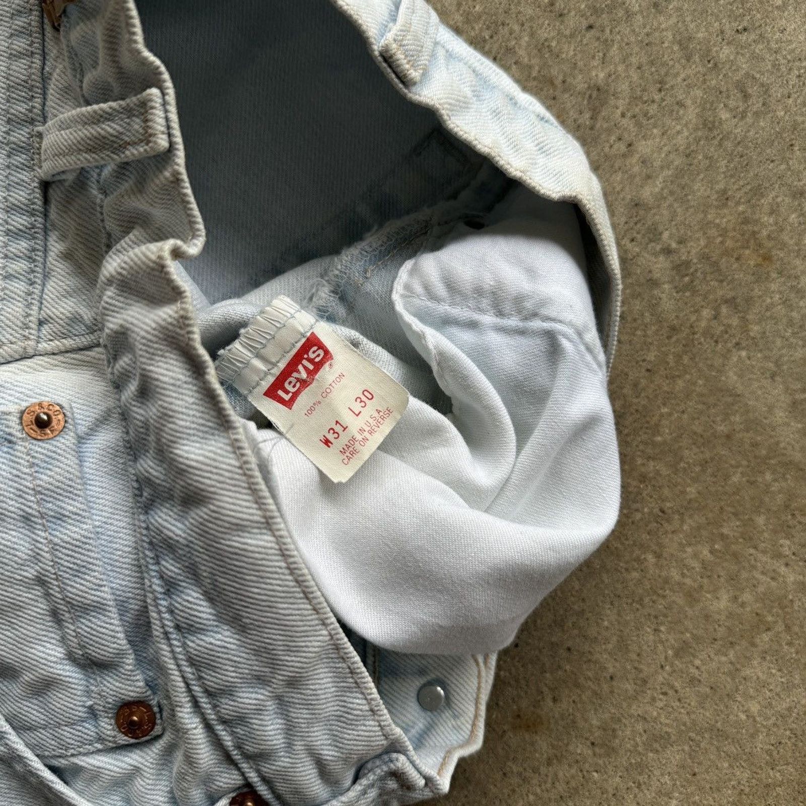 Levi's VINTAGE 90s LEVI'S 550 LIGHT WASH FADED DENIM JEANS 29 Size US 29 - 11 Thumbnail