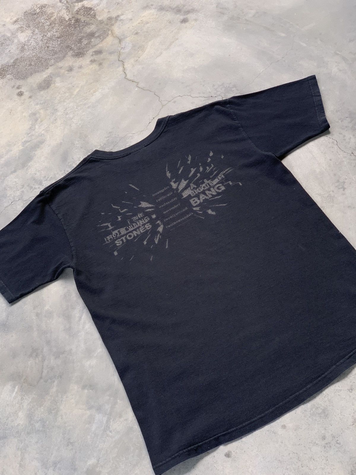 Band Tees Vintage 2006 The Rolling Stone Tongue All Black Tour Tshirt Size US L / EU 52-54 / 3 - 2 Thumbnail