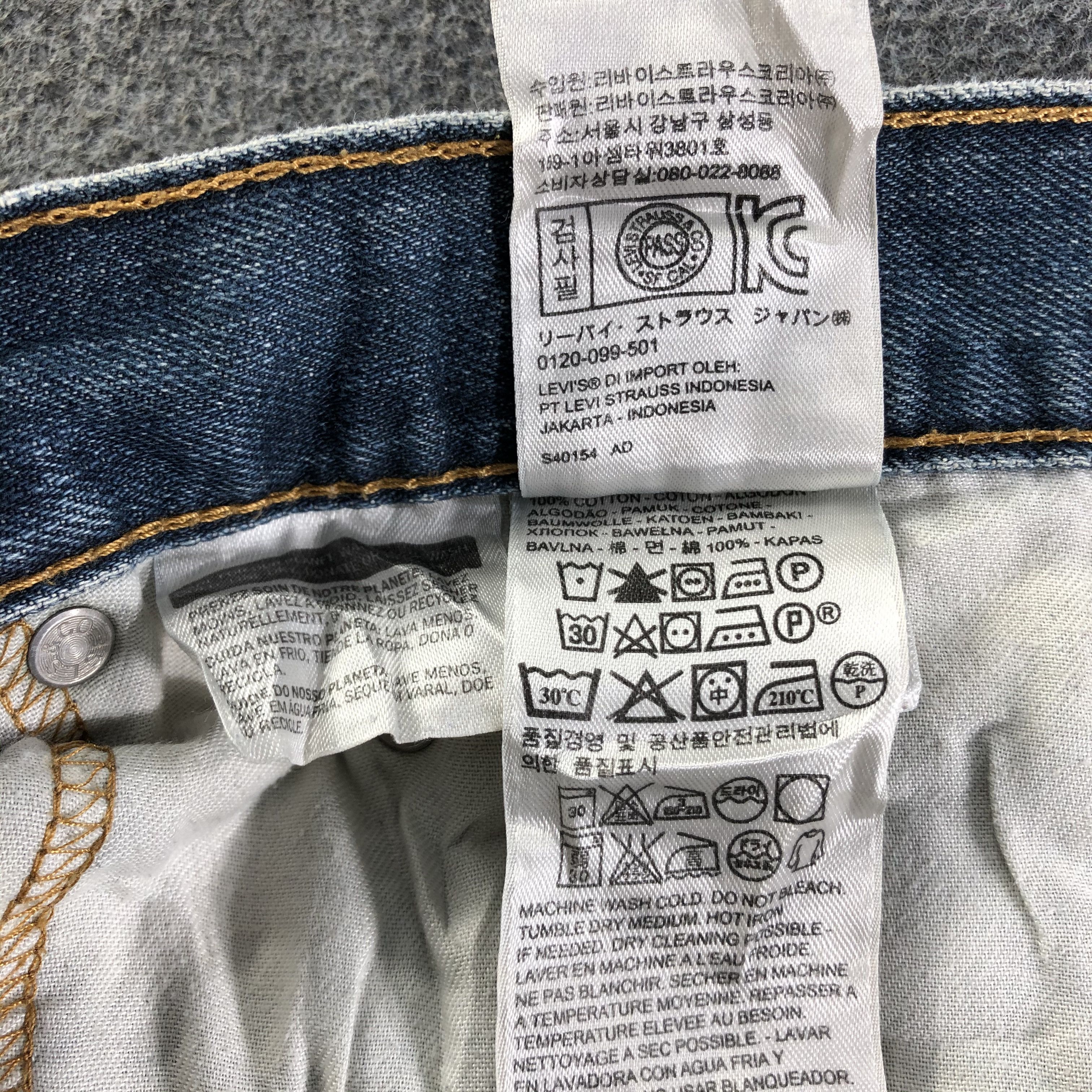 Levi's Vintage Blue Wash Levis 559 Jeans-J2998 Size US 33 - 11 Thumbnail