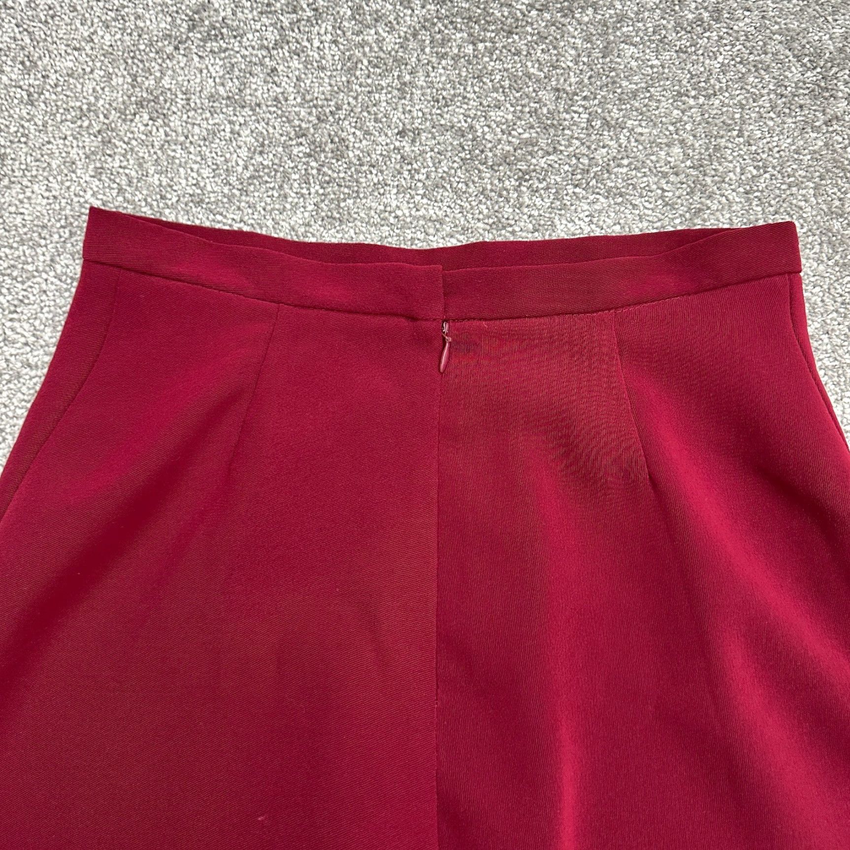 Vintage Barami Skirt Women Midi A-Line 6 Red Solid Lined Workwear Zip 26in Waist 22in Length Barami Women Skirt Size 28" / US 6 / IT 42 - 3 Thumbnail