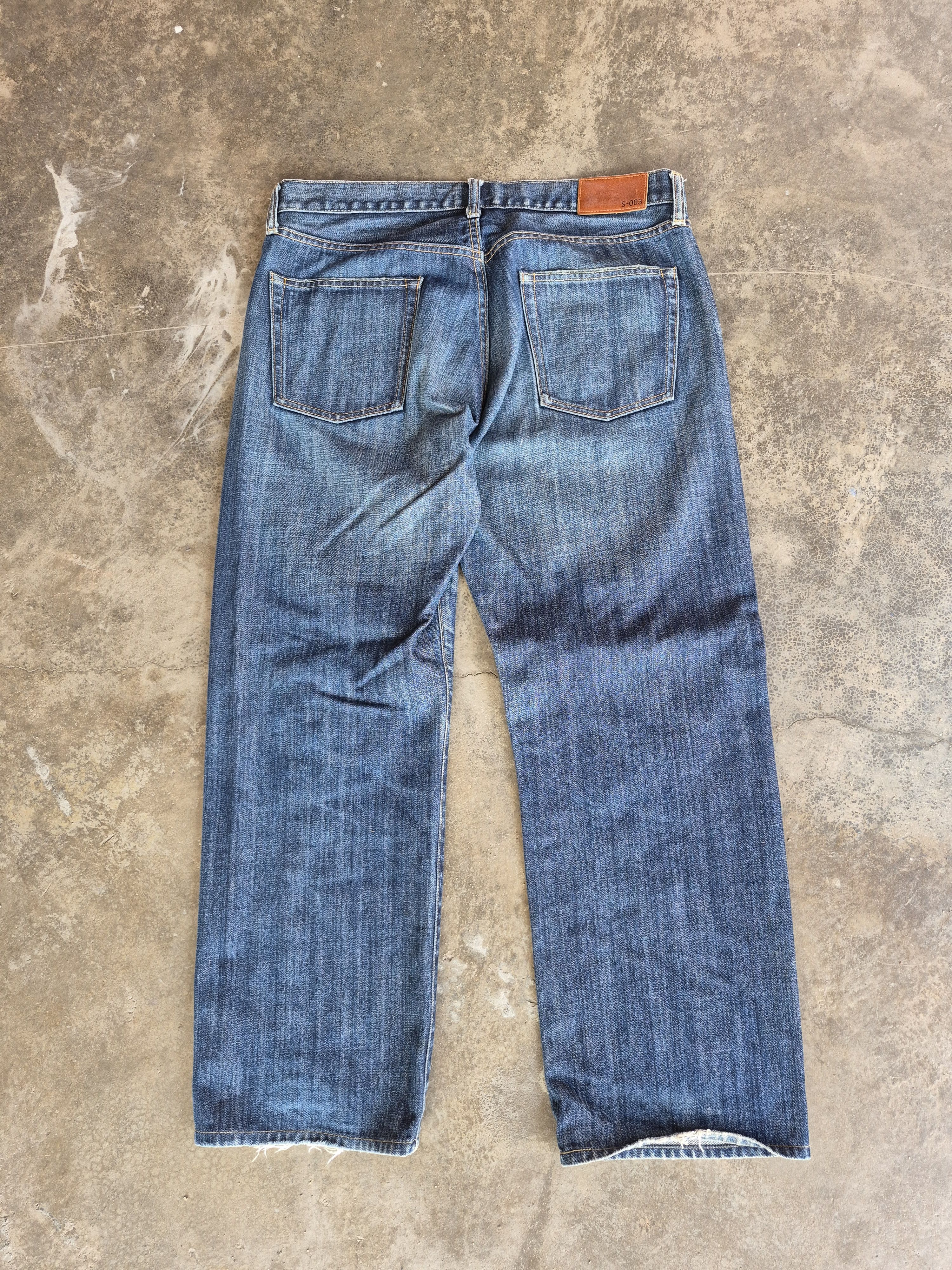 Uniqlo 🔥 Uniqlo Easy Fit Straight Jeans Denim Size US 35 - 4 Thumbnail