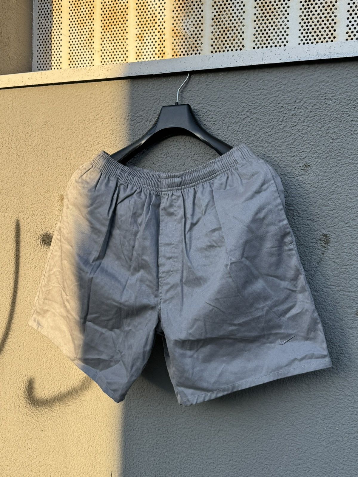 Nike × Vintage Vintage Nike Shorts Grey Size US 34 / EU 50 - 2 Thumbnail