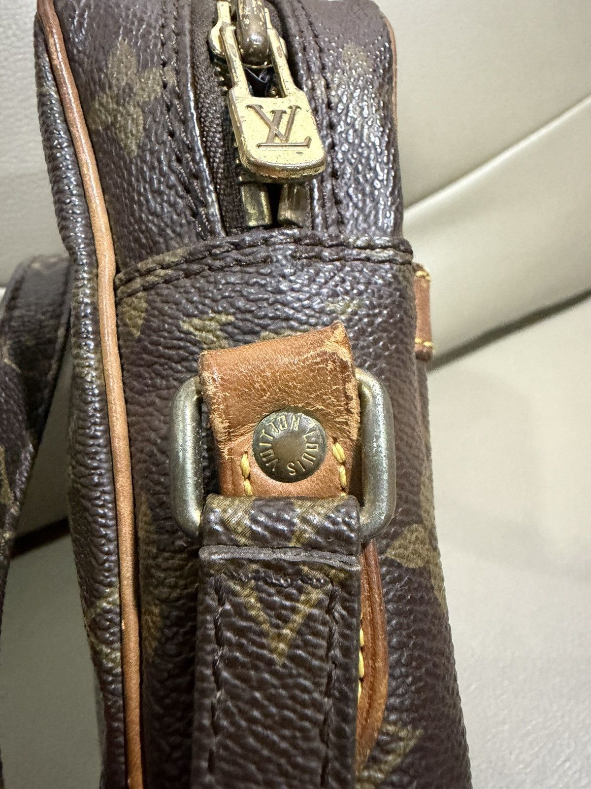 Louis Vuitton Authentic Vintage Louis Vuitton Monogram Danube Bag Size ONE SIZE - 4 Thumbnail