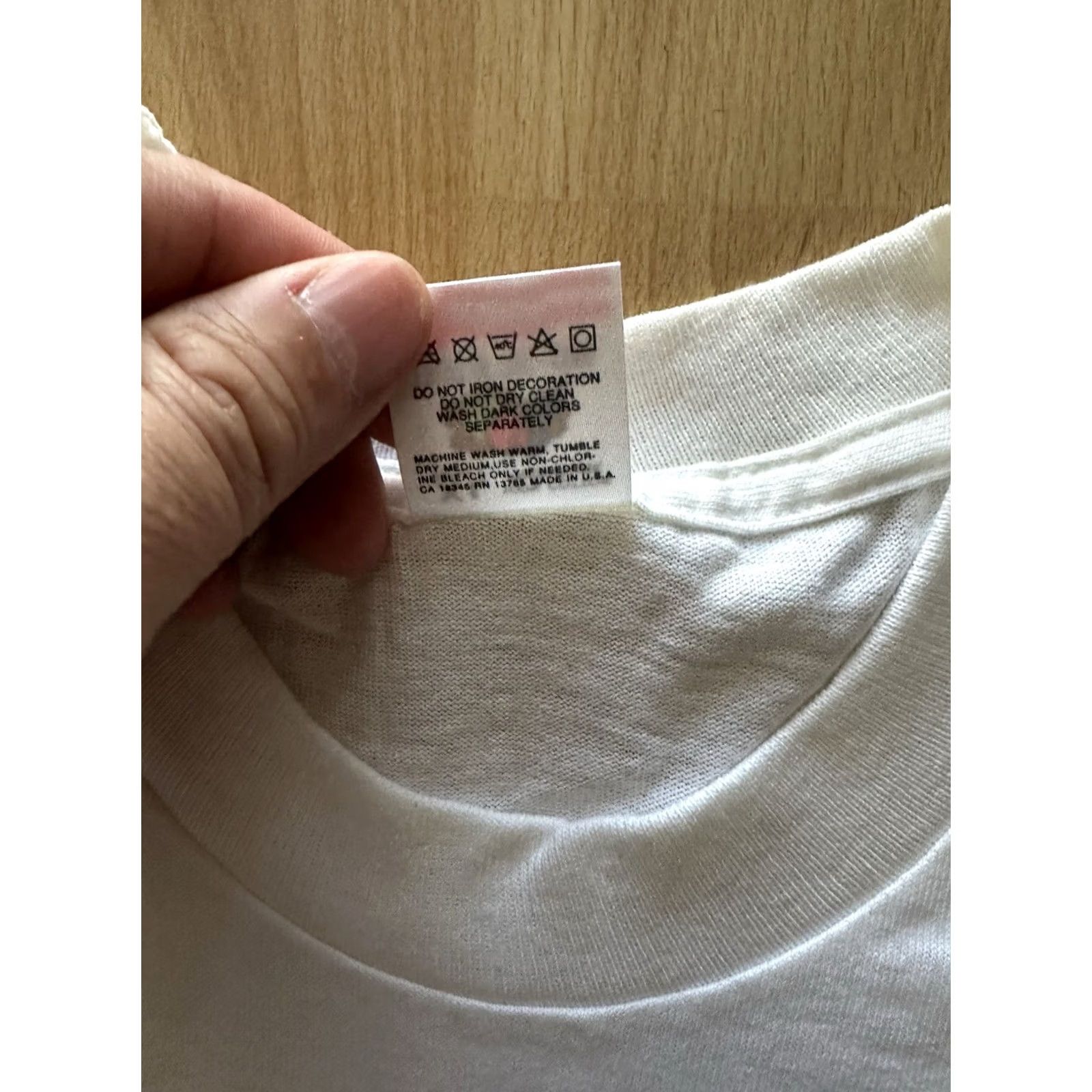 Fruit Of The Loom VINTAGE 90s Fruit of the Loom T-Shirt XL White Crew Neck Short Sleeve Single Stitch NWOT 101 Dalmatians 5 Seconds of Summer A Bug's Life 90s Size US XL / EU 56 / 4 - 4 Thumbnail