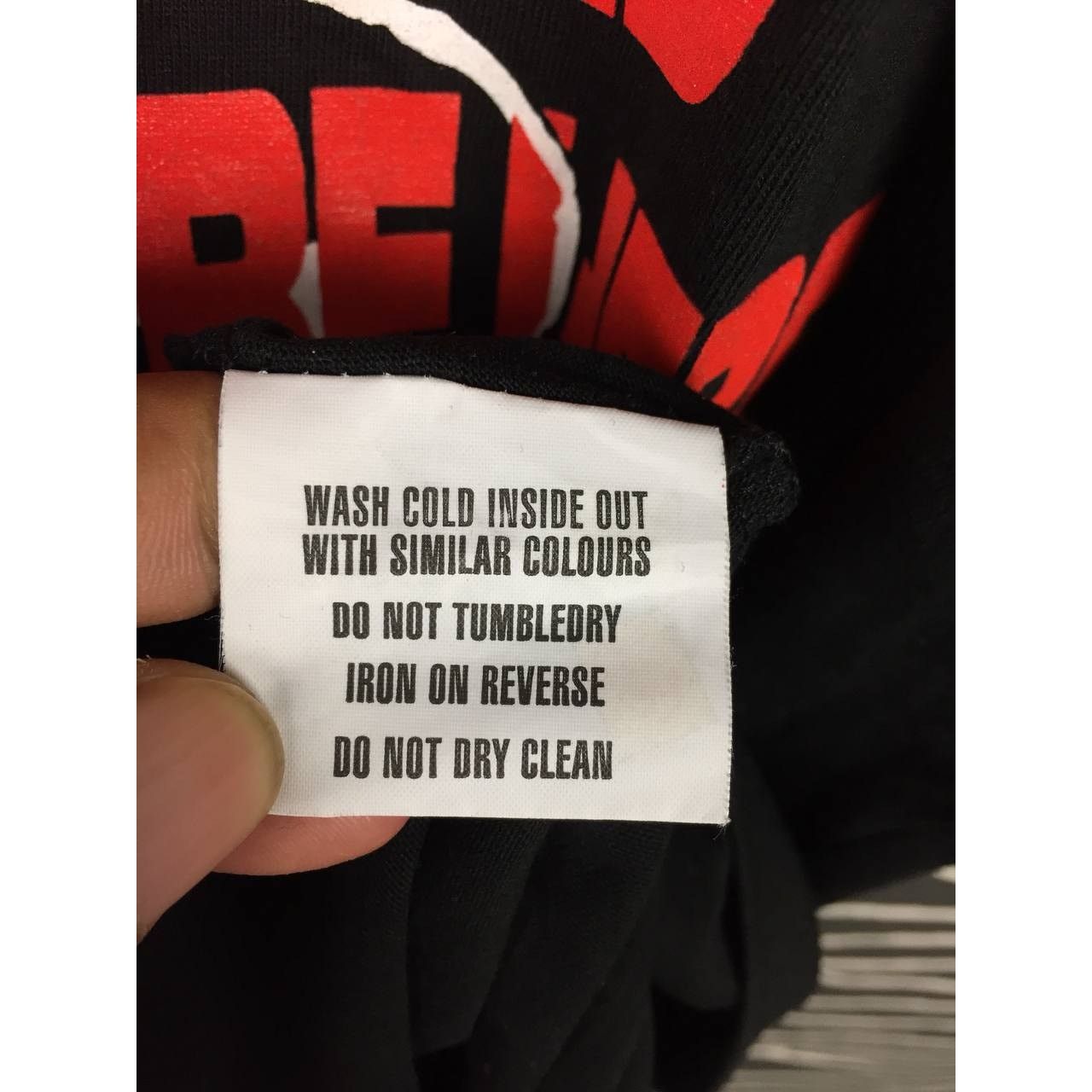 Vintage Hell Is Empty And All The Devils Are Here Graphic Tee Size US M / EU 48-50 / 2 - 9 Thumbnail