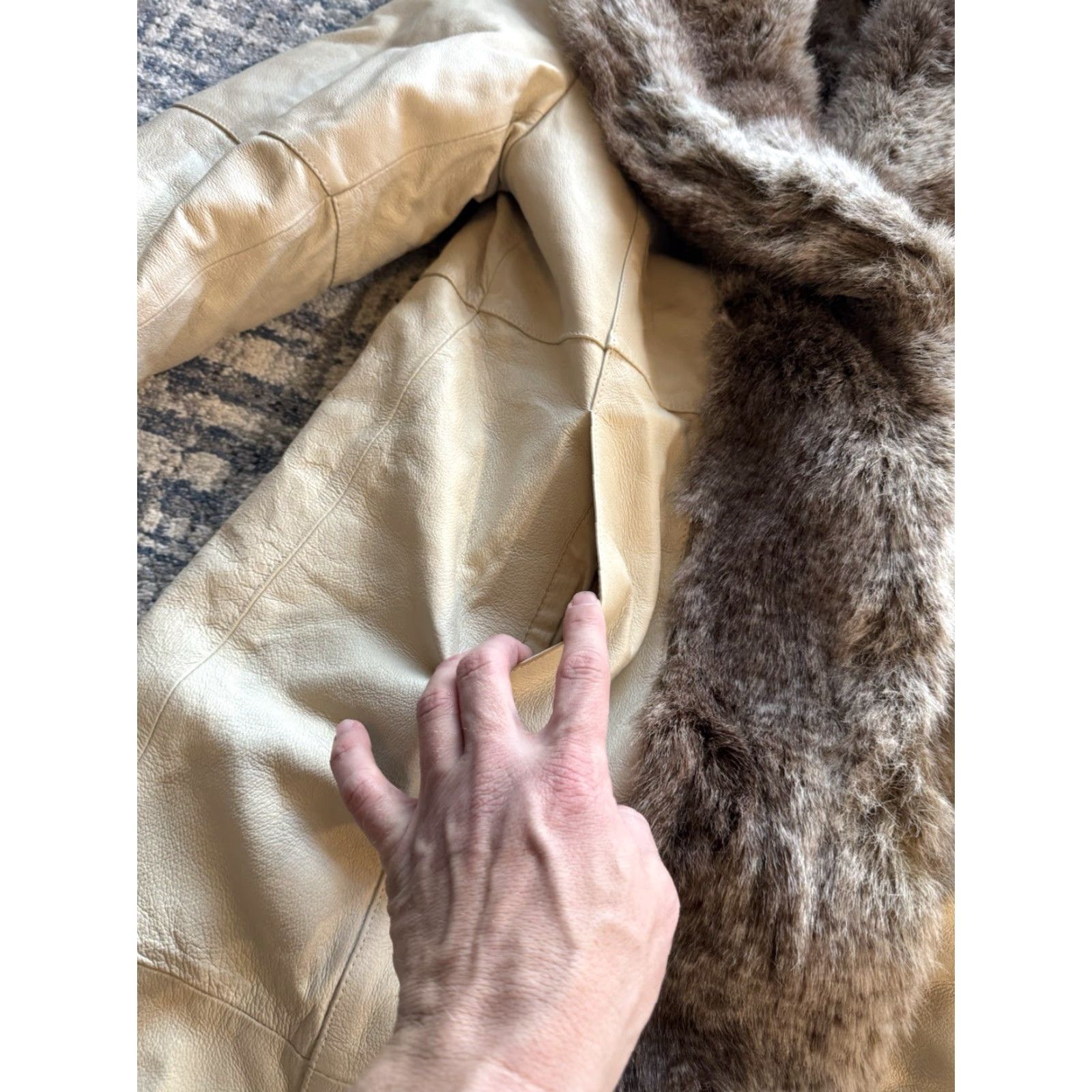 Vintage VINTAGE Excelled Collection Leather Afghan Coat Women's Sz S Ivory Fur Trim 90s Hippie Retro BOHO Long Coat with Pockets Leather Size S / US 4 / IT 40 - 5 Thumbnail