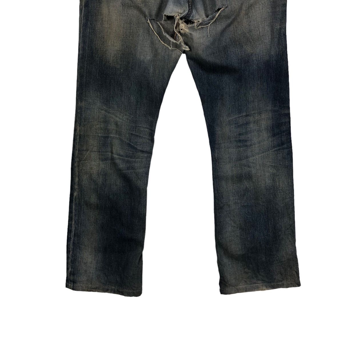 Levi's 🔥Rare Worn Rusty Big Hole Levi’s Distressed Jeans Denim Size US 36 / EU 52 - 11 Thumbnail