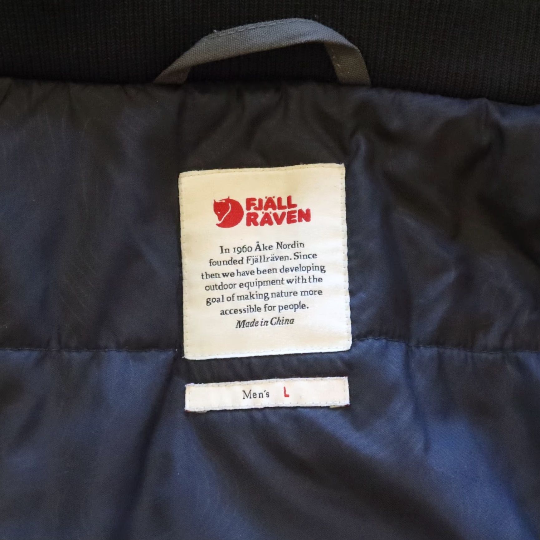 Vintage VINTAGE FjallRaven Yupik Parka Jacket Men L Gray FjallRaven Yupik Parka Jacket L Gray Mens Size US L / EU 52-54 / 3 - 7 Thumbnail