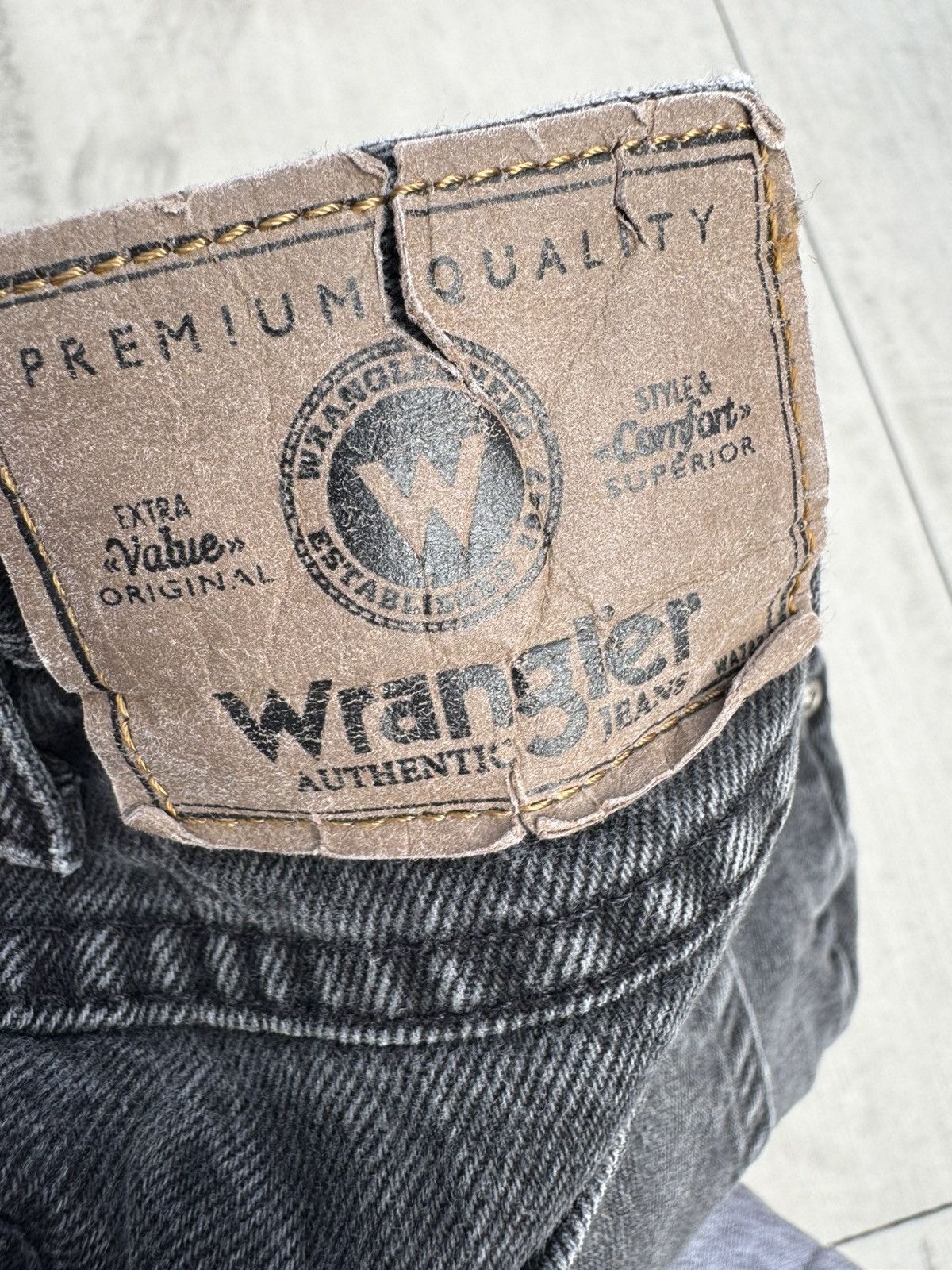 Wrangler WRANGLER EXTRA VALUE ORIGINAL RELAXED FIT BLACK JEANS DENIM Size US 40 / EU 56 - 6 Thumbnail