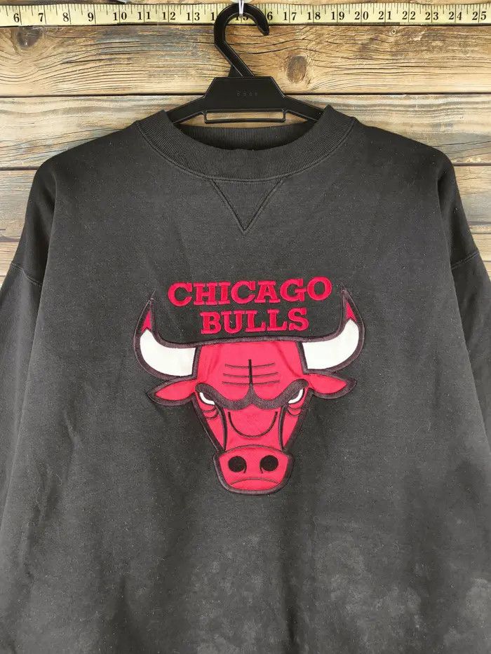 NBA Chicago Bulls vintage NBA big logo sweatshirt #46-202DL Size US L / EU 52-54 / 3 - 5 Thumbnail