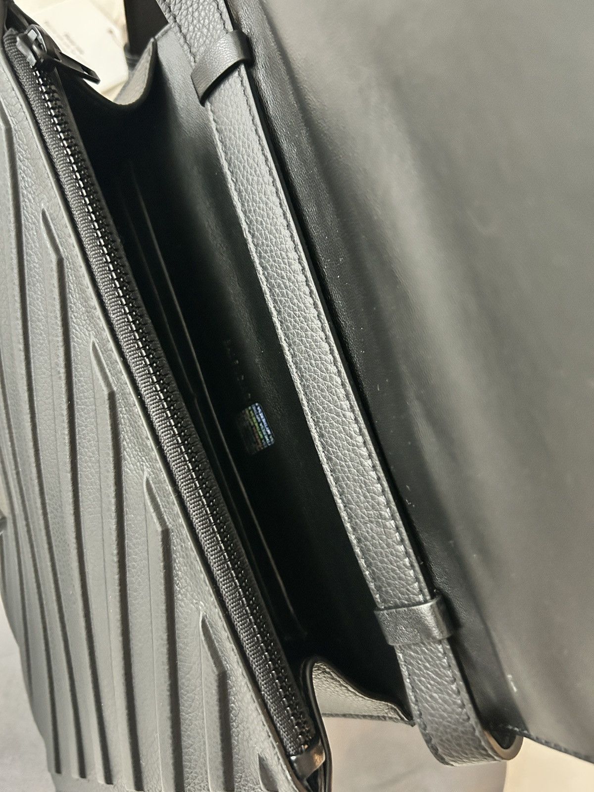 Balenciaga Balenciaga Car Flap Crossbody Bag Size ONE SIZE - 6 Thumbnail