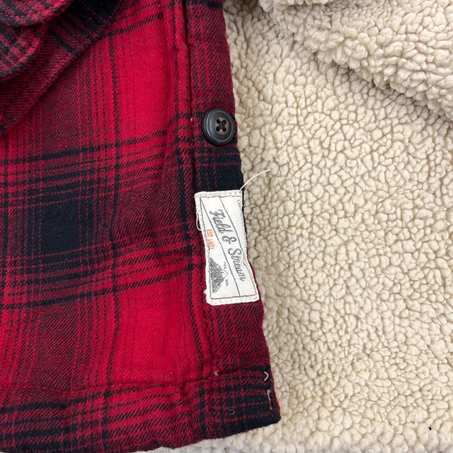 Vintage Field & Stream Shirt Jacket Men Small Red Plaid Flannel Lined Shacket Jacket Short Sleeve Quilted Casual Workwear Weatherproof Size US S / EU 44-46 / 1 - 7 Thumbnail