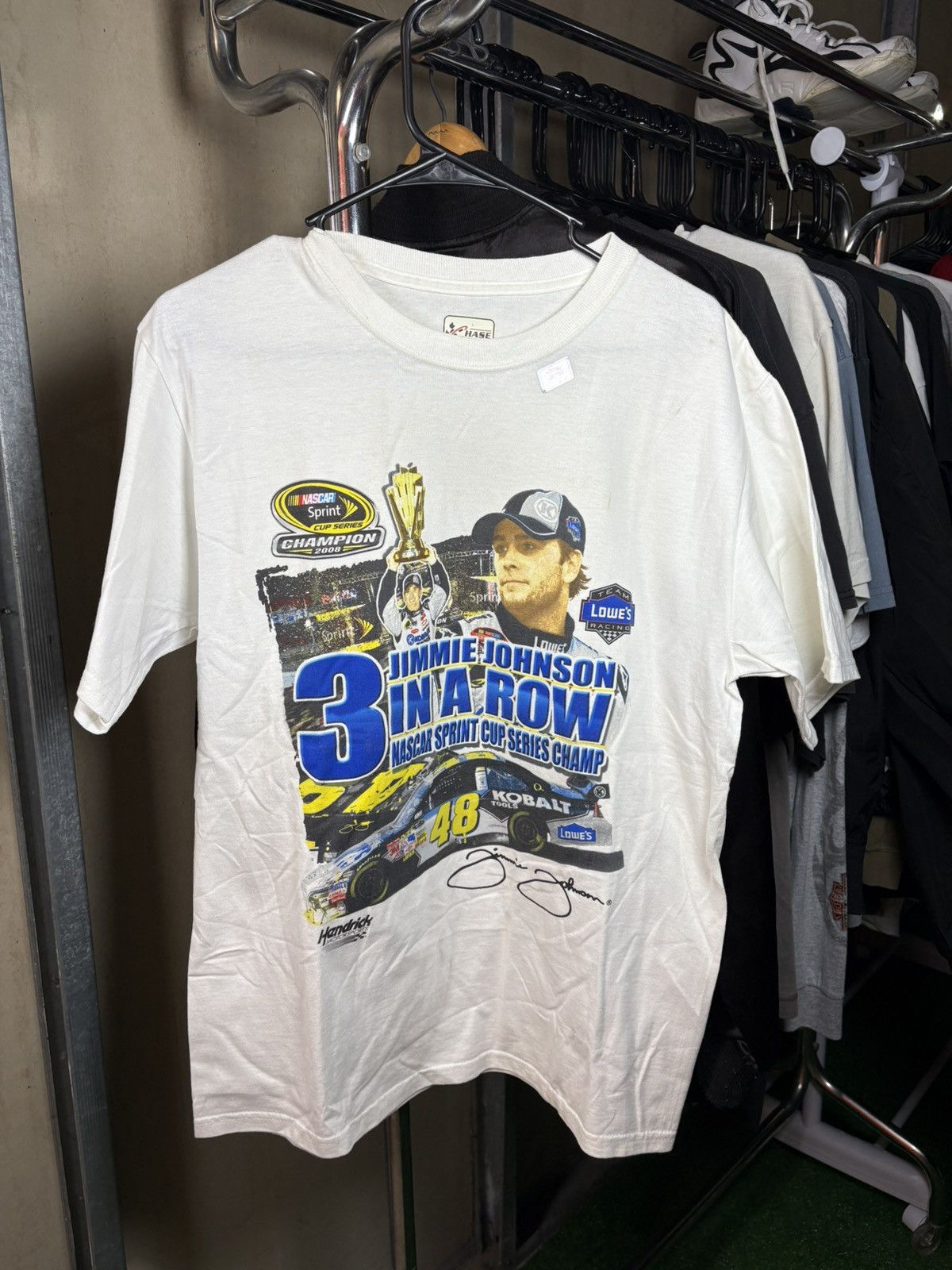 Chase Authentics × NASCAR × Vintage 2008 NASCAR Jimmie Johnson 3 Peat T-Shirt Size US M / EU 48-50 / 2 - 1 Thumbnail