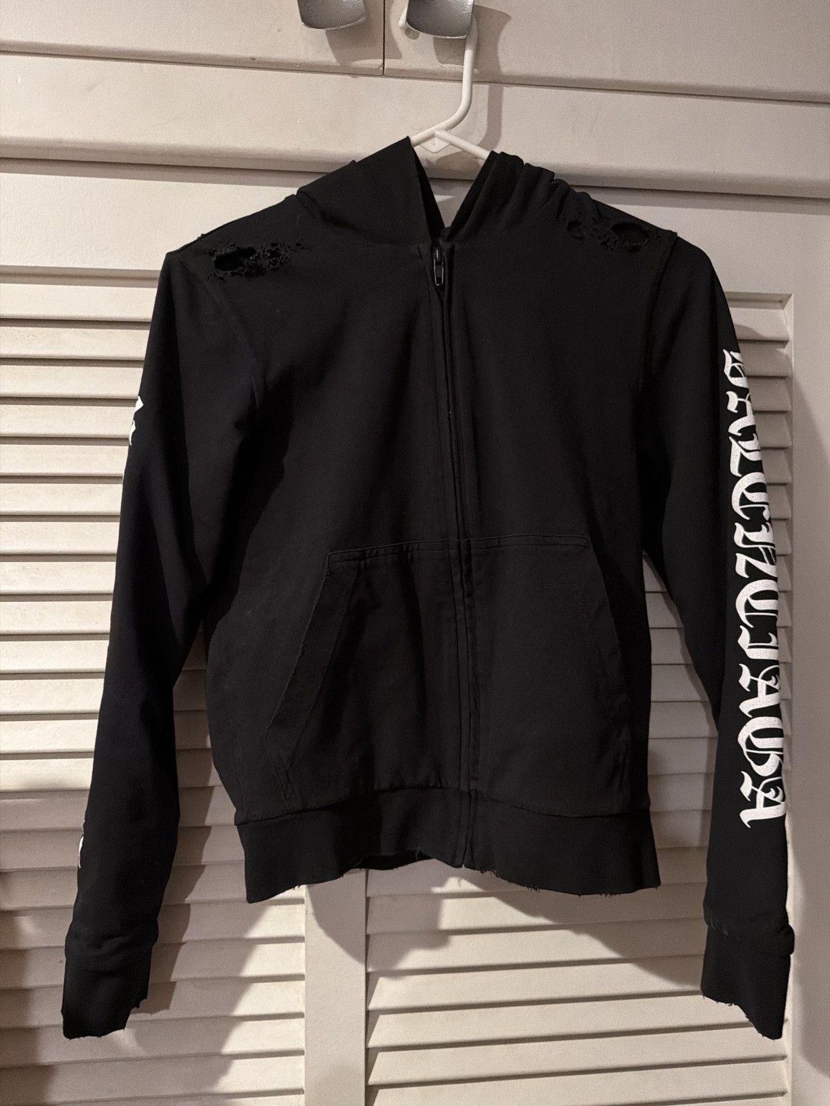 Balenciaga Balenciaga gothic logo distressed zip up hoodie small Size S / US 4 / IT 40 - 1 Thumbnail