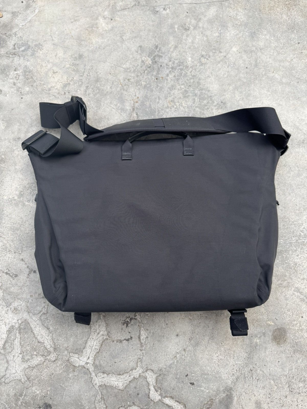 Arc'teryx ARCTERYX LEAF 15L Courier Bag Nylon Black Messenger Size ONE SIZE - 2 Thumbnail