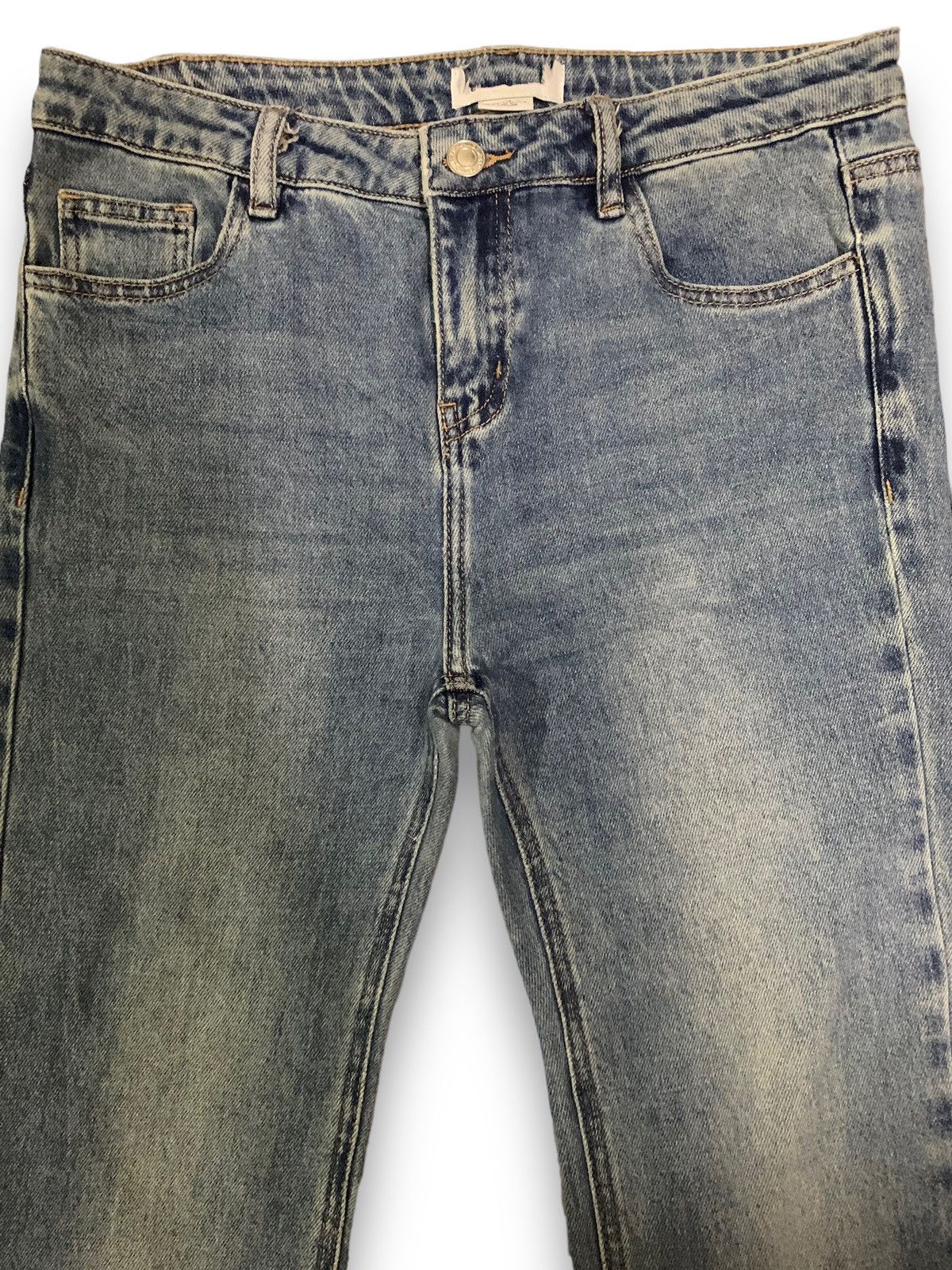 Japanese Brand Y2K Japanese Brand Urban Revivo Flared Jeans Women Size Size US 30 / EU 46 - 3 Thumbnail
