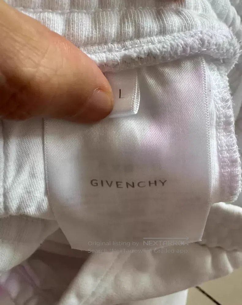 Givenchy Givenchy size L Embroidered Heart Casual Shorts Size US 27 - 4 Thumbnail