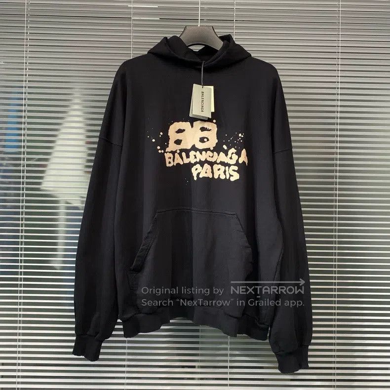 Balenciaga Balenciaga Sweatshirt with graffiti splash letter logo Size US XL / EU 56 / 4 - 1 Thumbnail