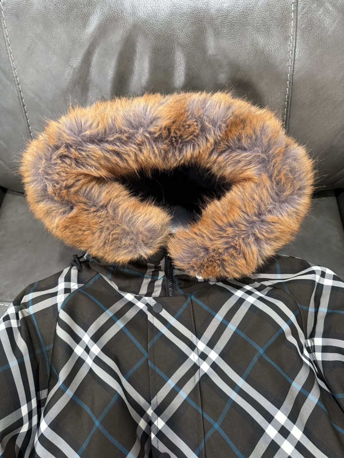 Burberry Burberry fur hood parka Size US M / EU 48-50 / 2 - 3 Thumbnail