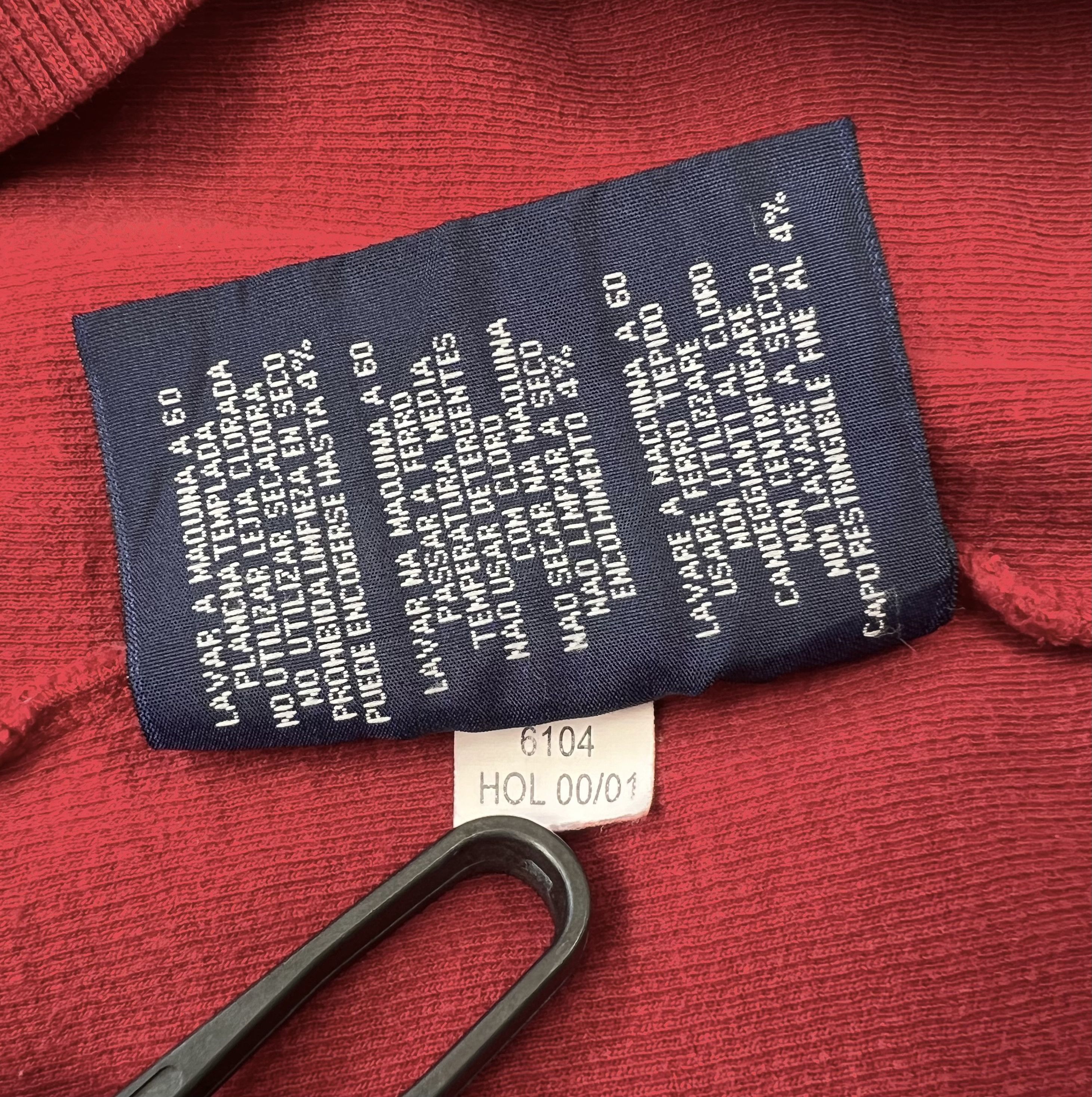 Gant × Vintage Vintage GANT V-Neck Cotton Sweater Red – 2000s – Size L Size US L / EU 52-54 / 3 - 15 Thumbnail