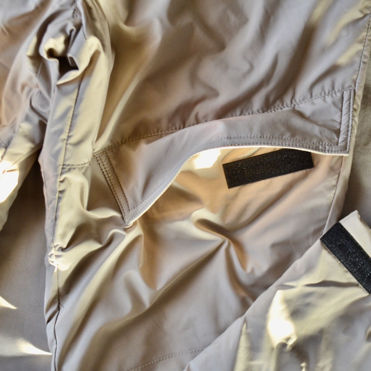 Fear of God NEW $150 XS Fear of God Essentials Polyester Storm Pant Oak Size US 26 / EU 42 - 5 Thumbnail