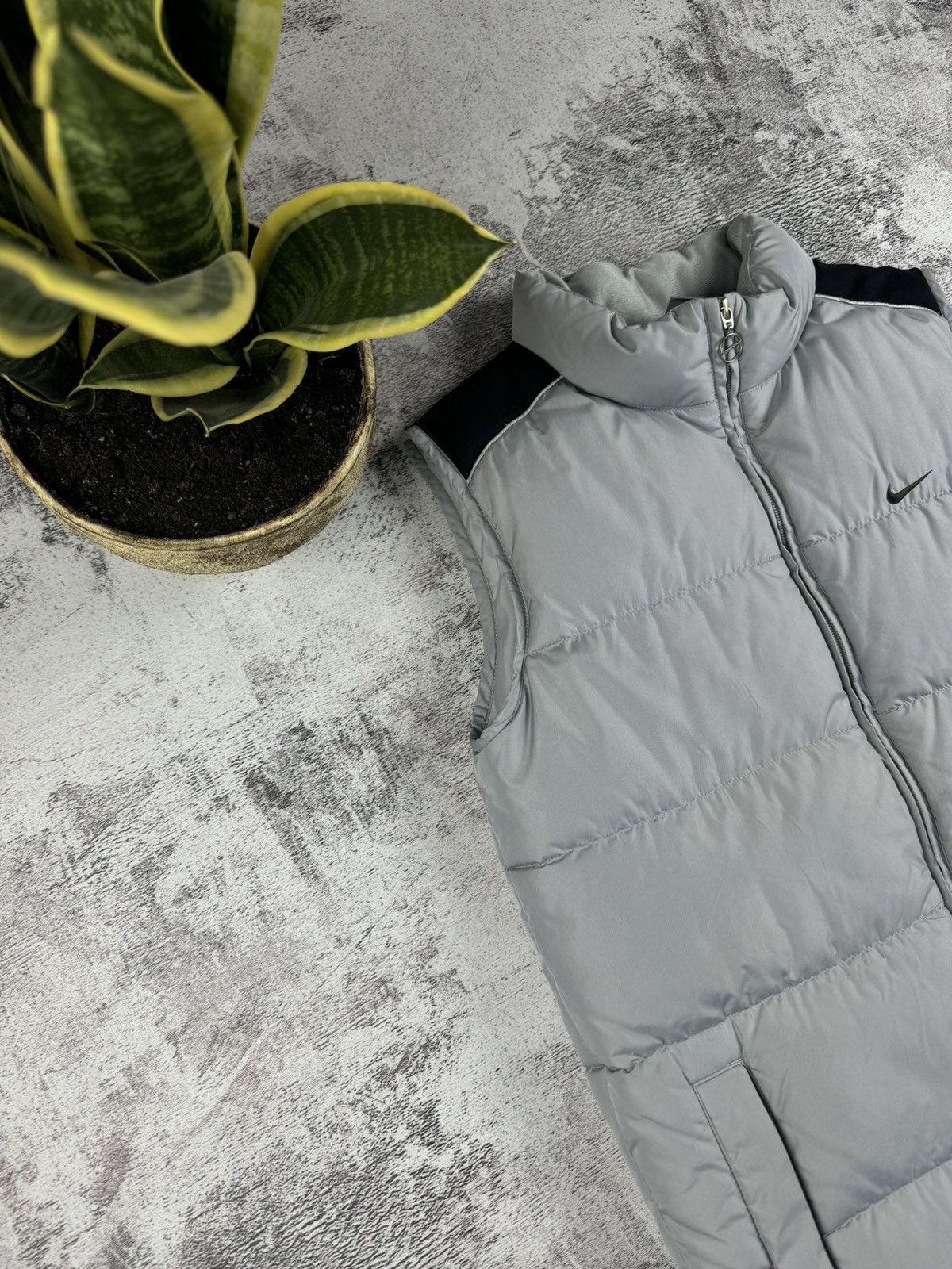 Nike Vintage 90S-OOS Rare Nike Streetwear Grey Swoosh Logo Vest Size US S / EU 44-46 / 1 - 4 Thumbnail