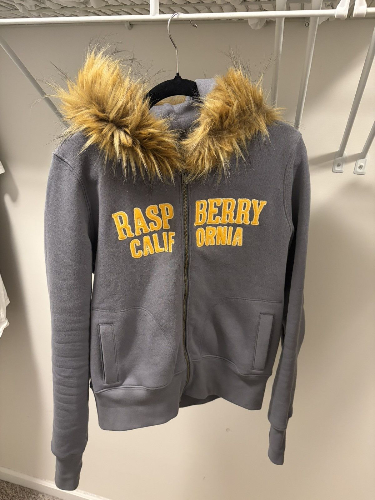The GV Gallery The Gv Gallery Paris Hilton Zip Up Size US L / EU 52-54 / 3 - 1 Thumbnail